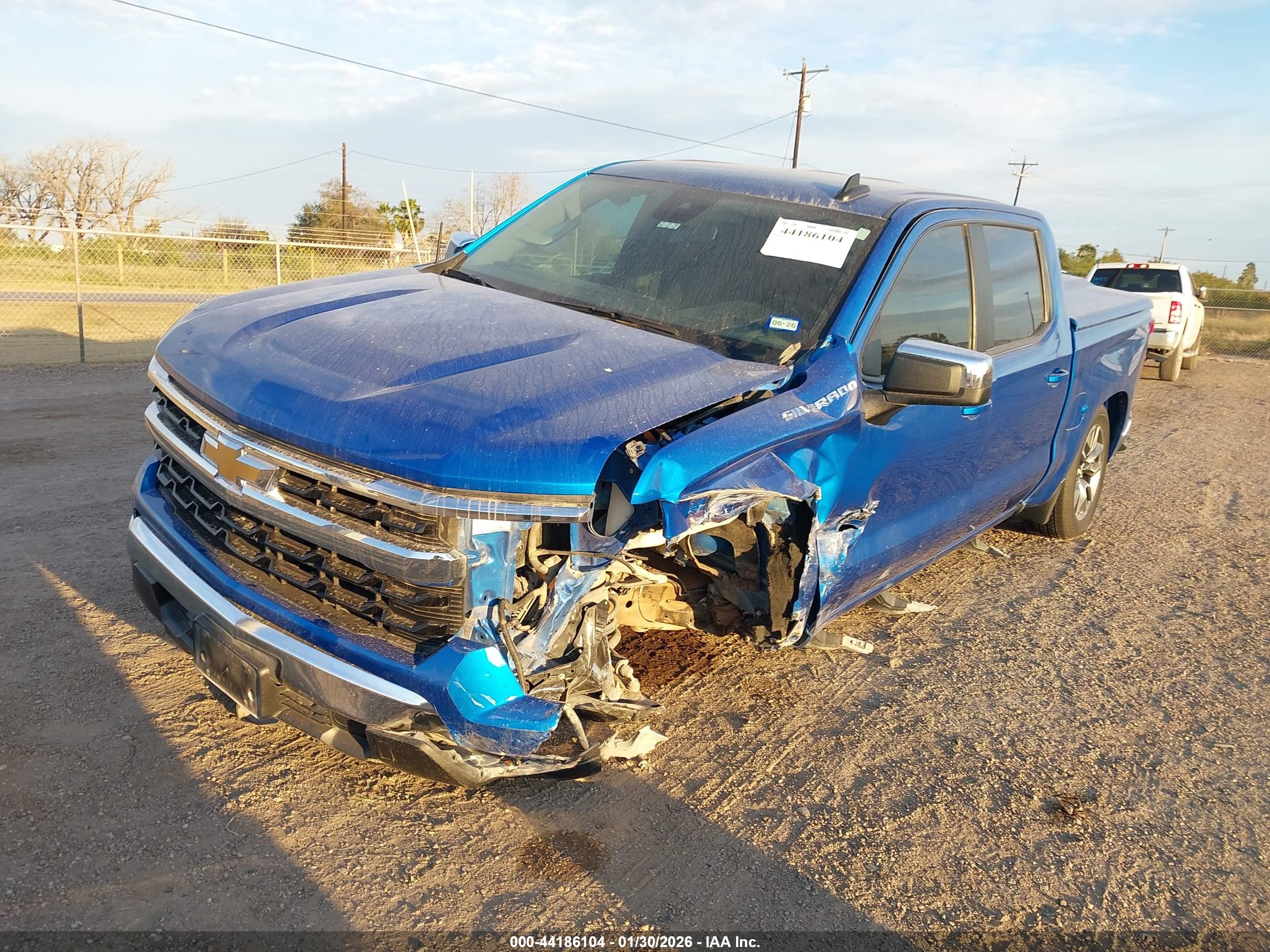 CHEVROLET SILVERADO image 6