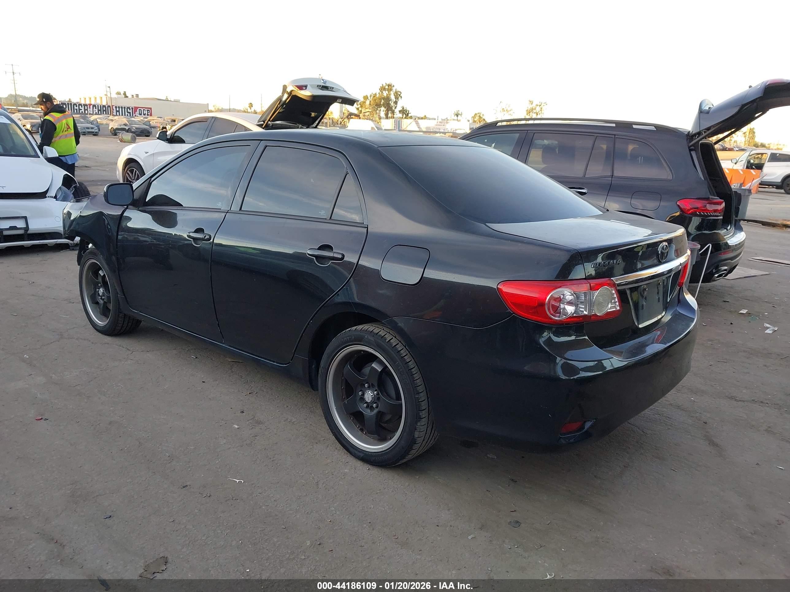 TOYOTA COROLLA image 3