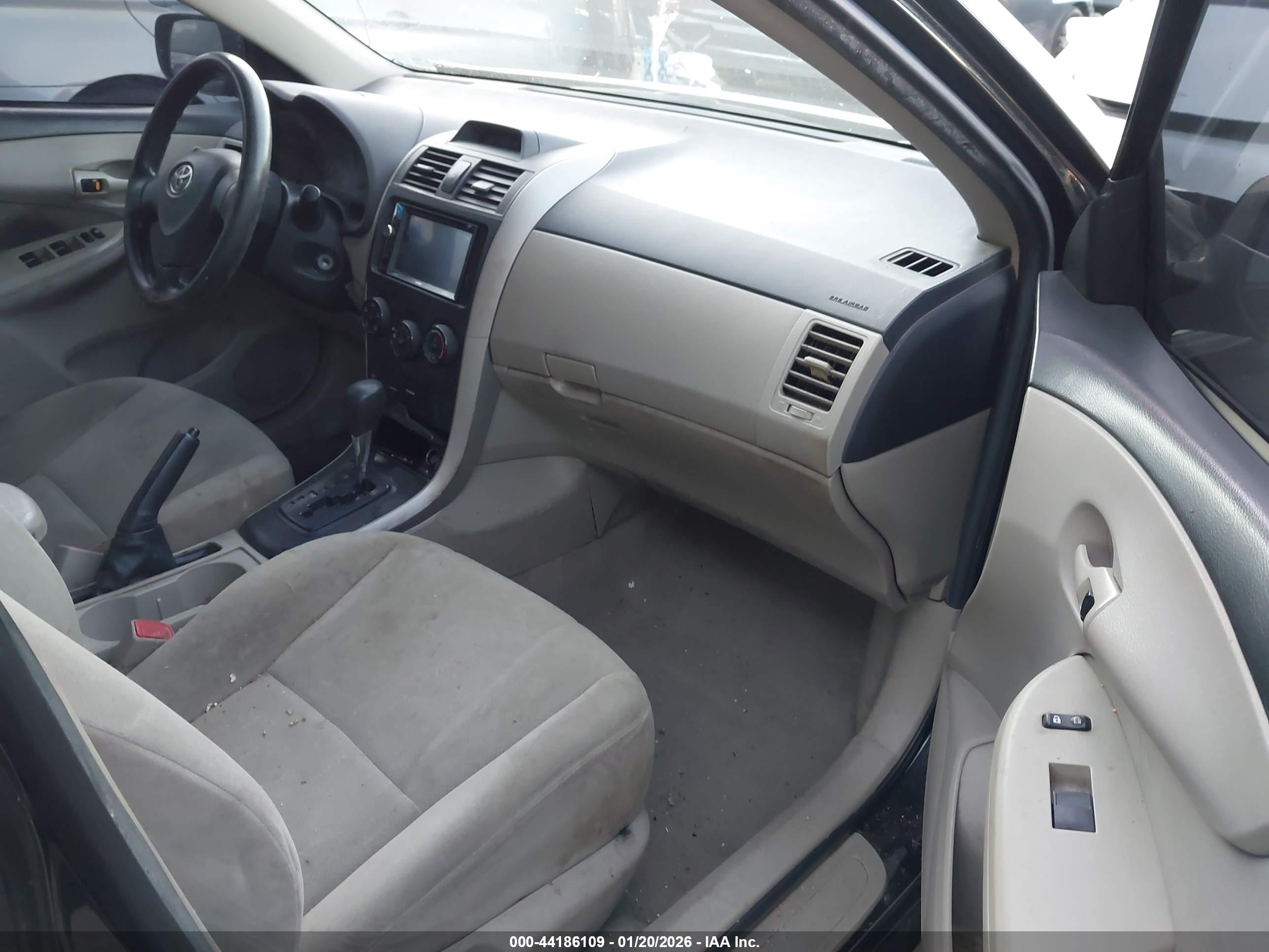 TOYOTA COROLLA image 5