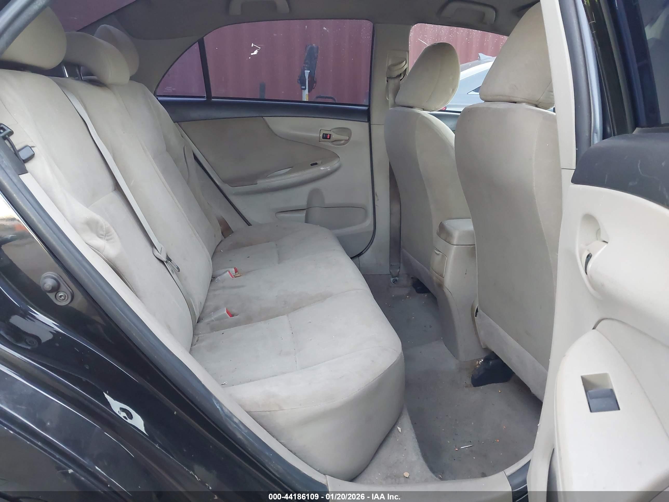 TOYOTA COROLLA image 8