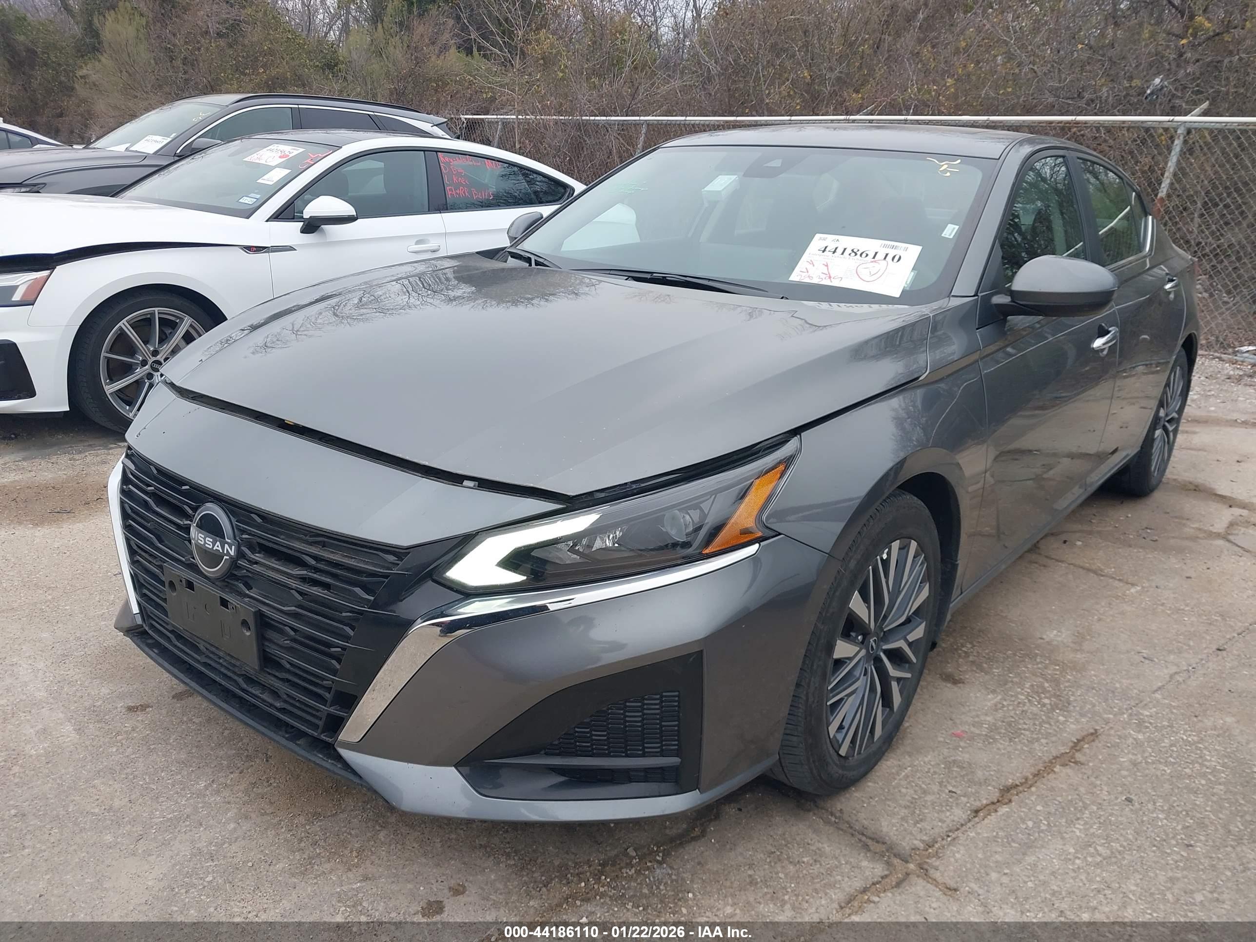 NISSAN ALTIMA image 2