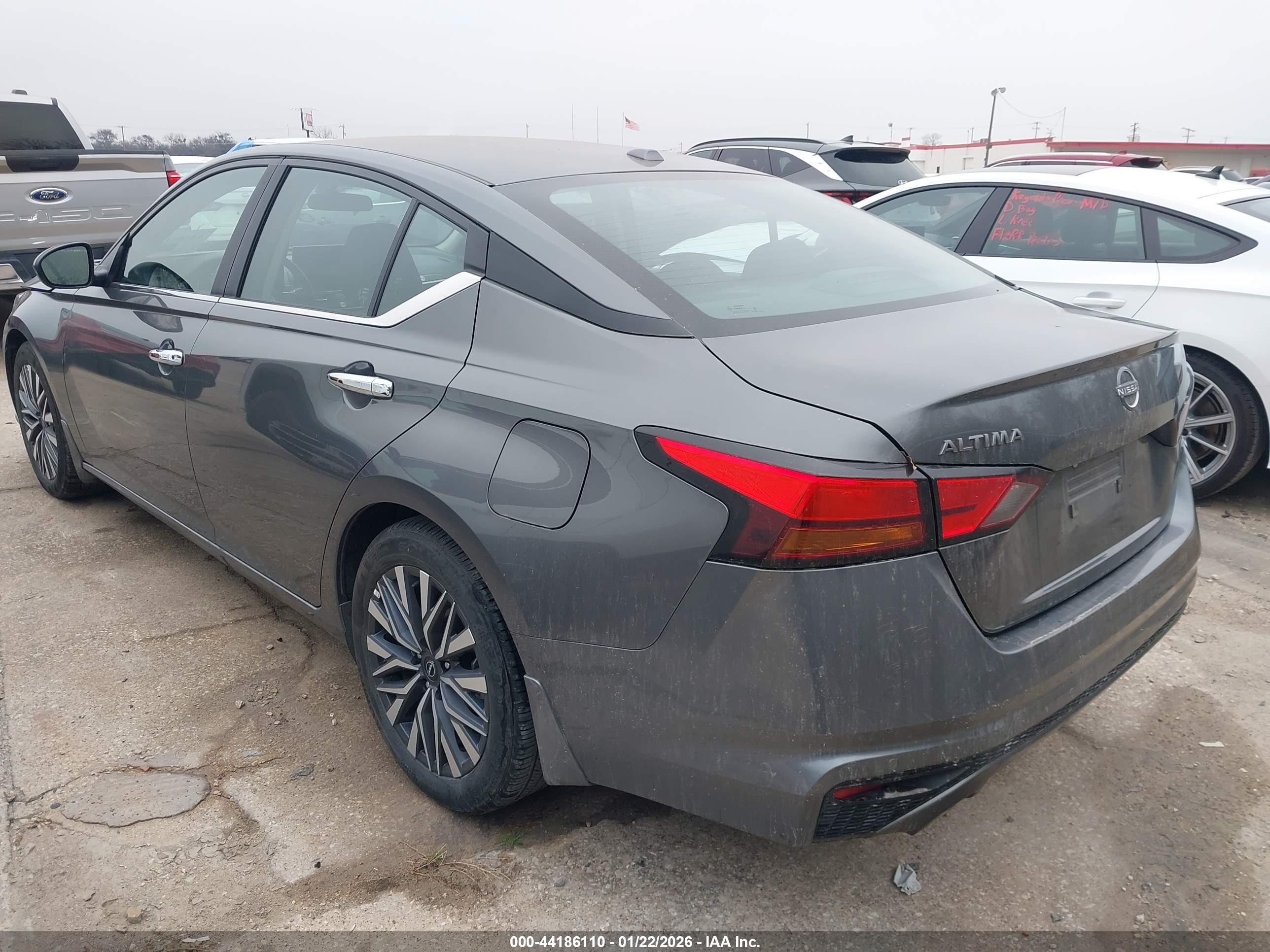 NISSAN ALTIMA image 3