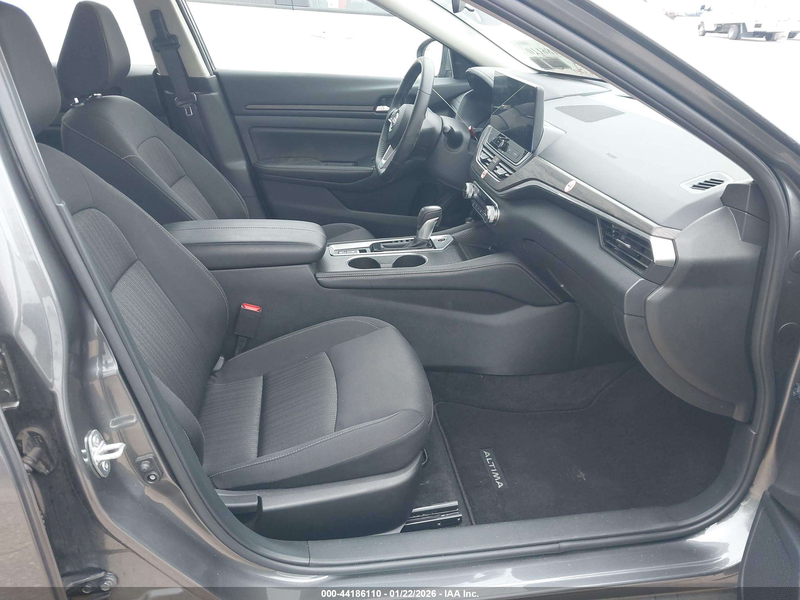 NISSAN ALTIMA image 5
