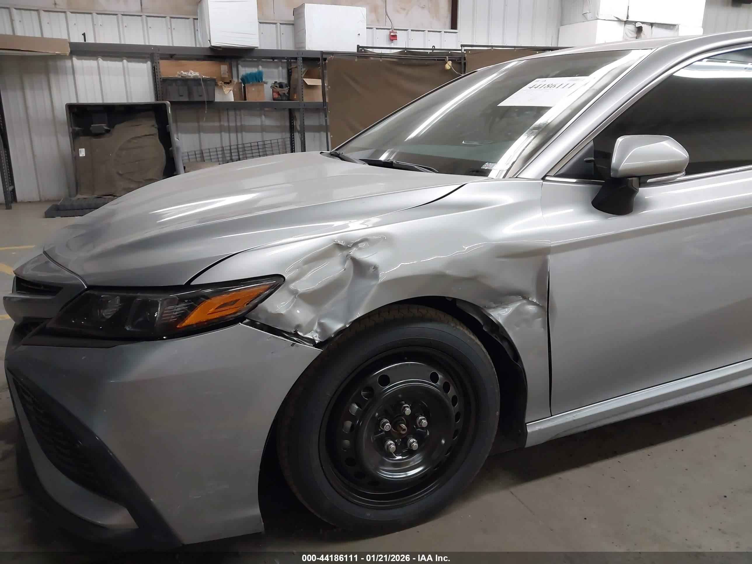 TOYOTA CAMRY image 6