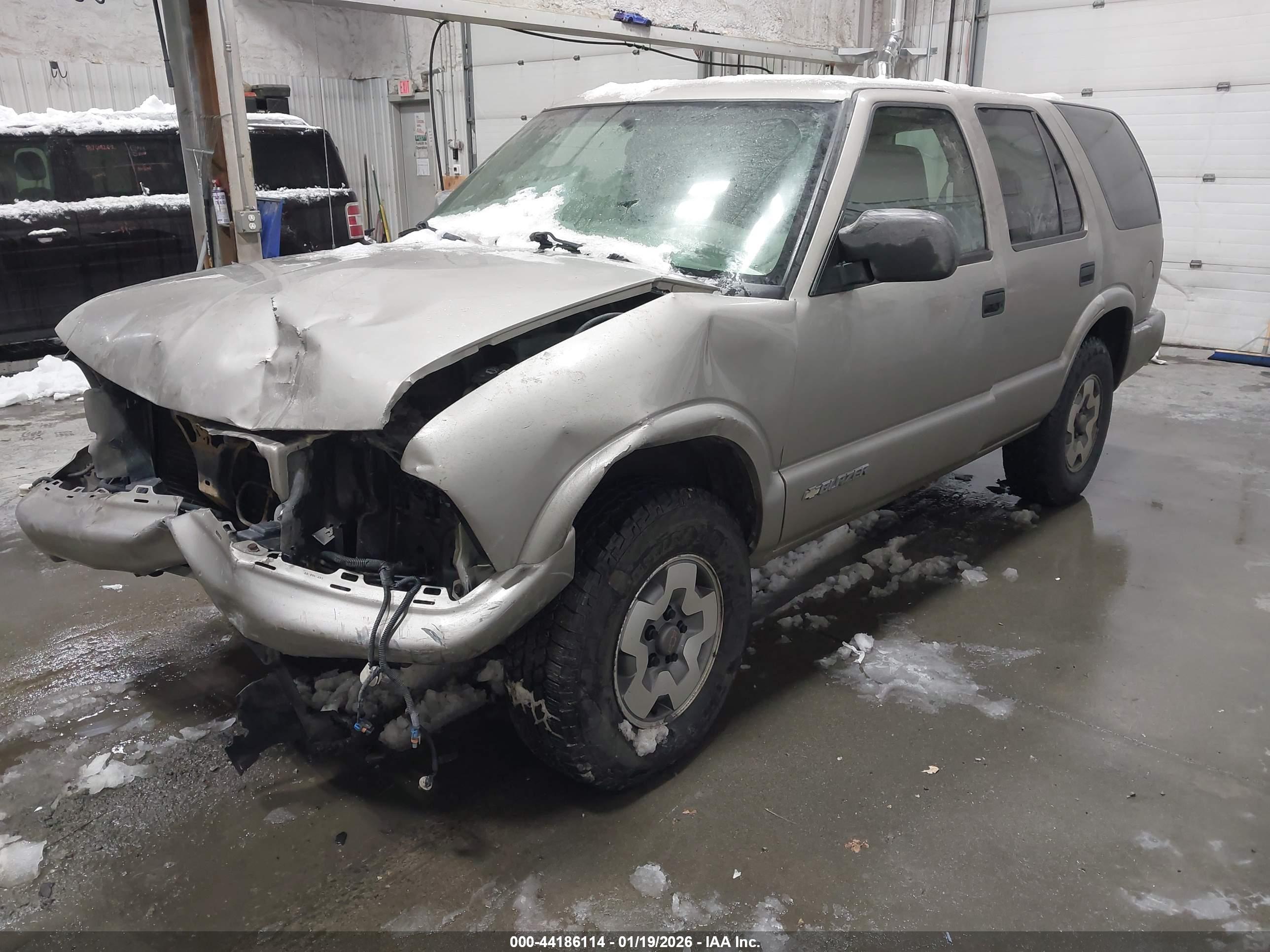 CHEVROLET BLAZER image 2