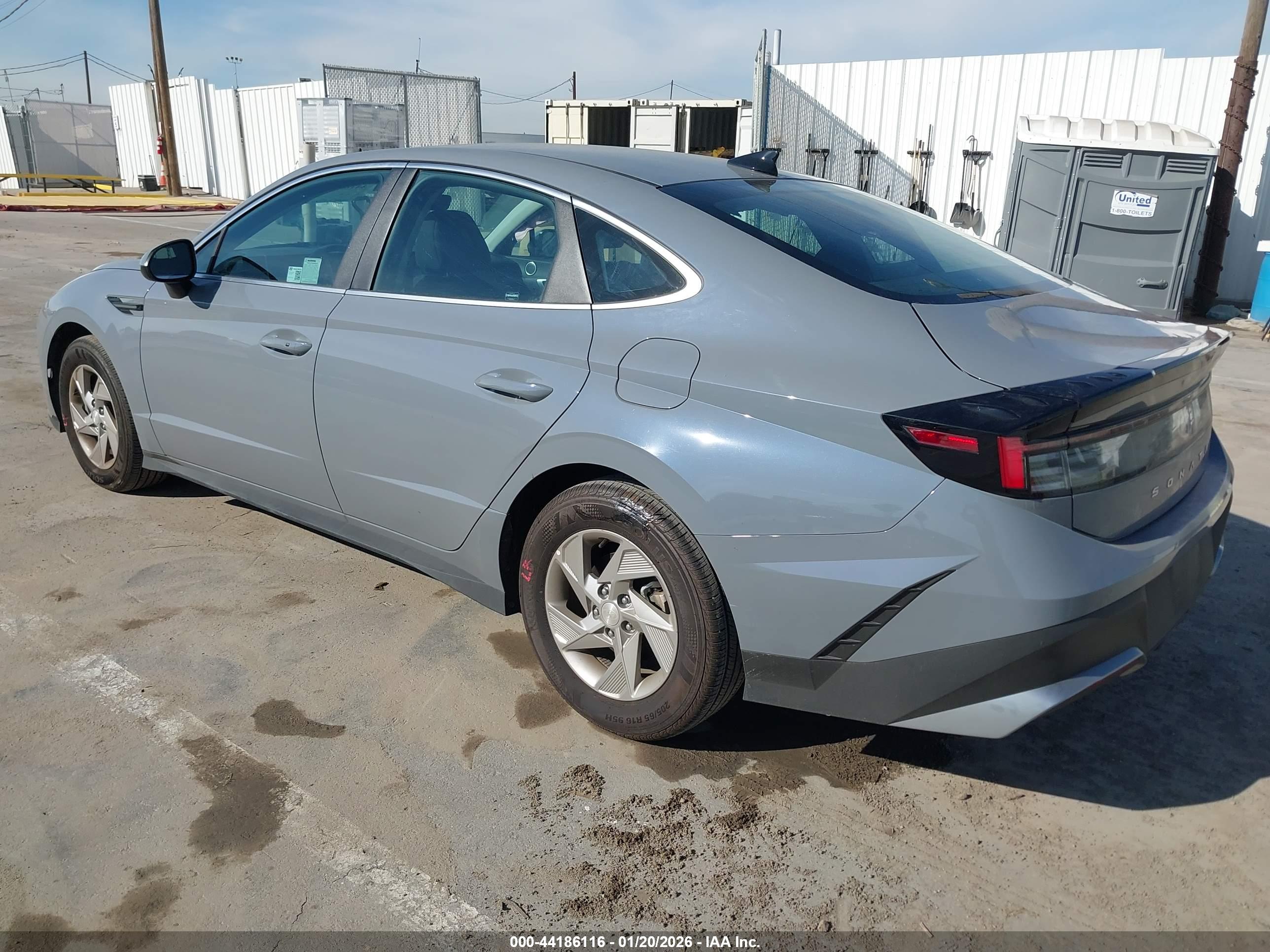 HYUNDAI SONATA image 3