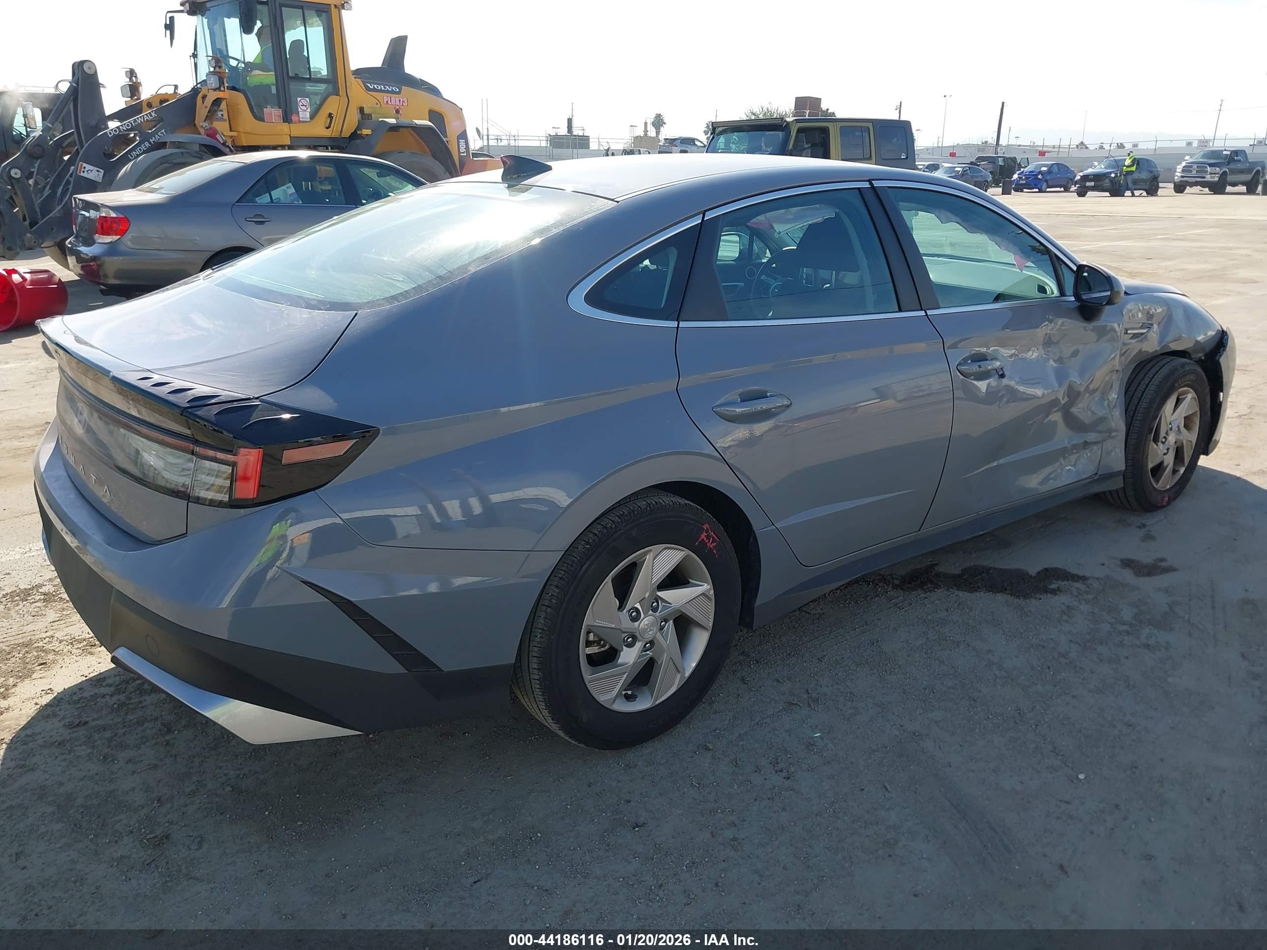 HYUNDAI SONATA image 4