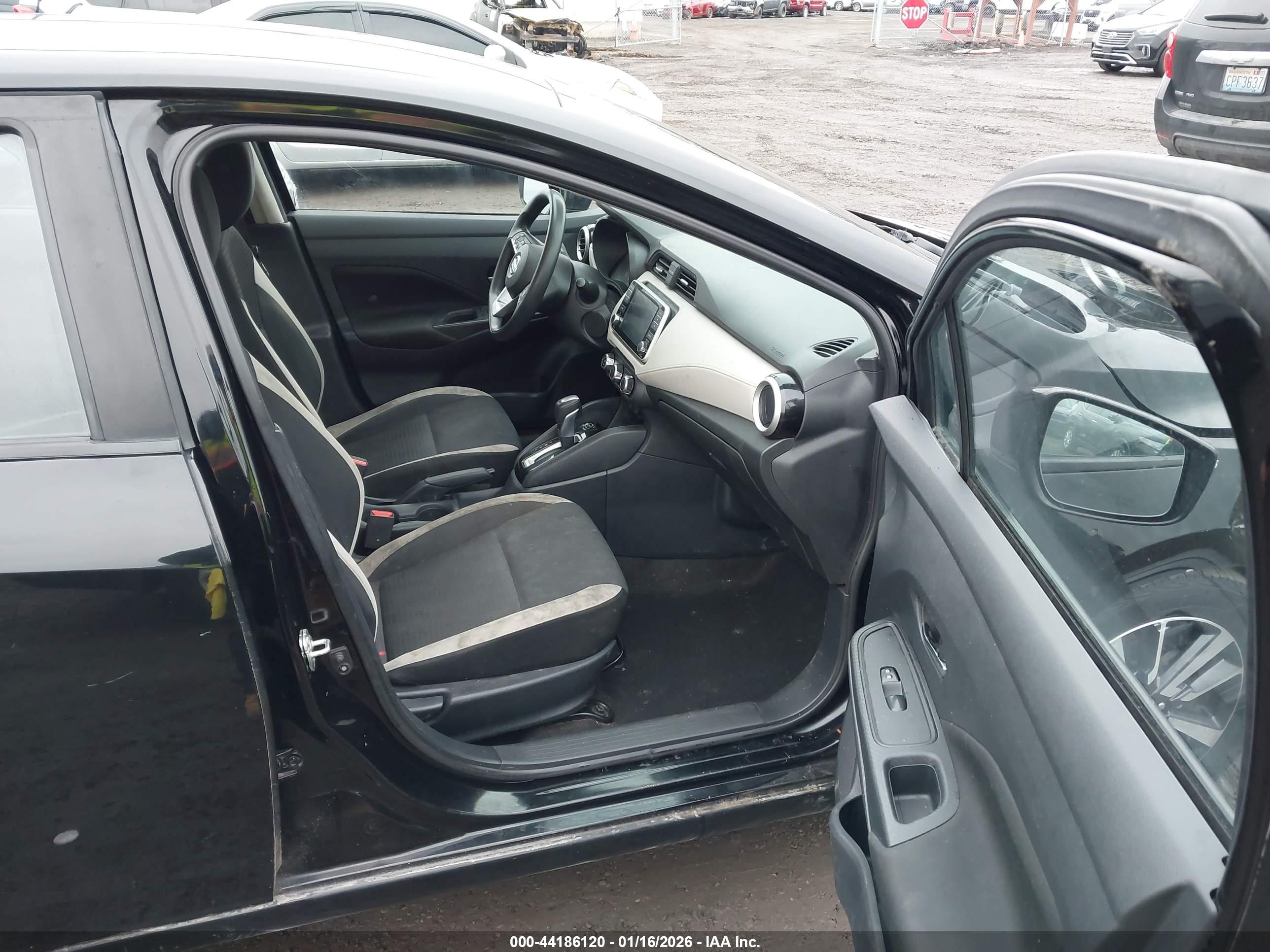 NISSAN VERSA image 5