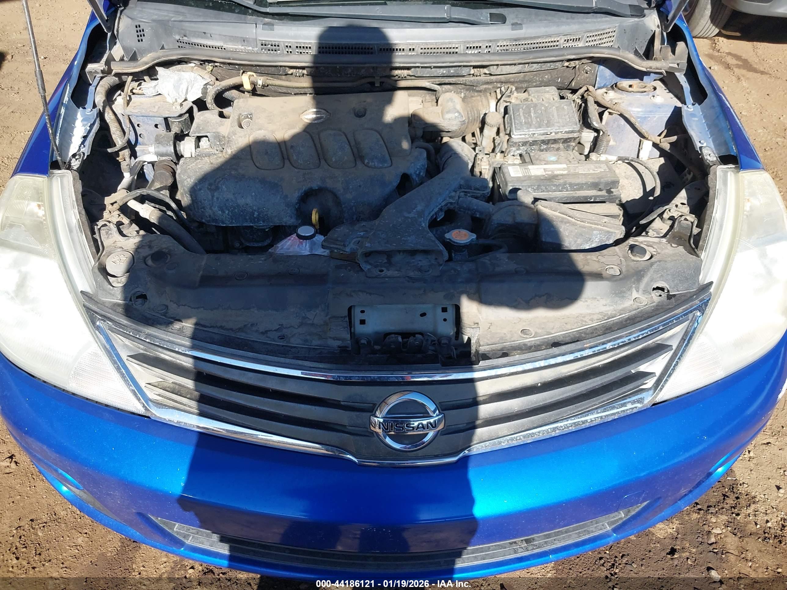 NISSAN VERSA image 10