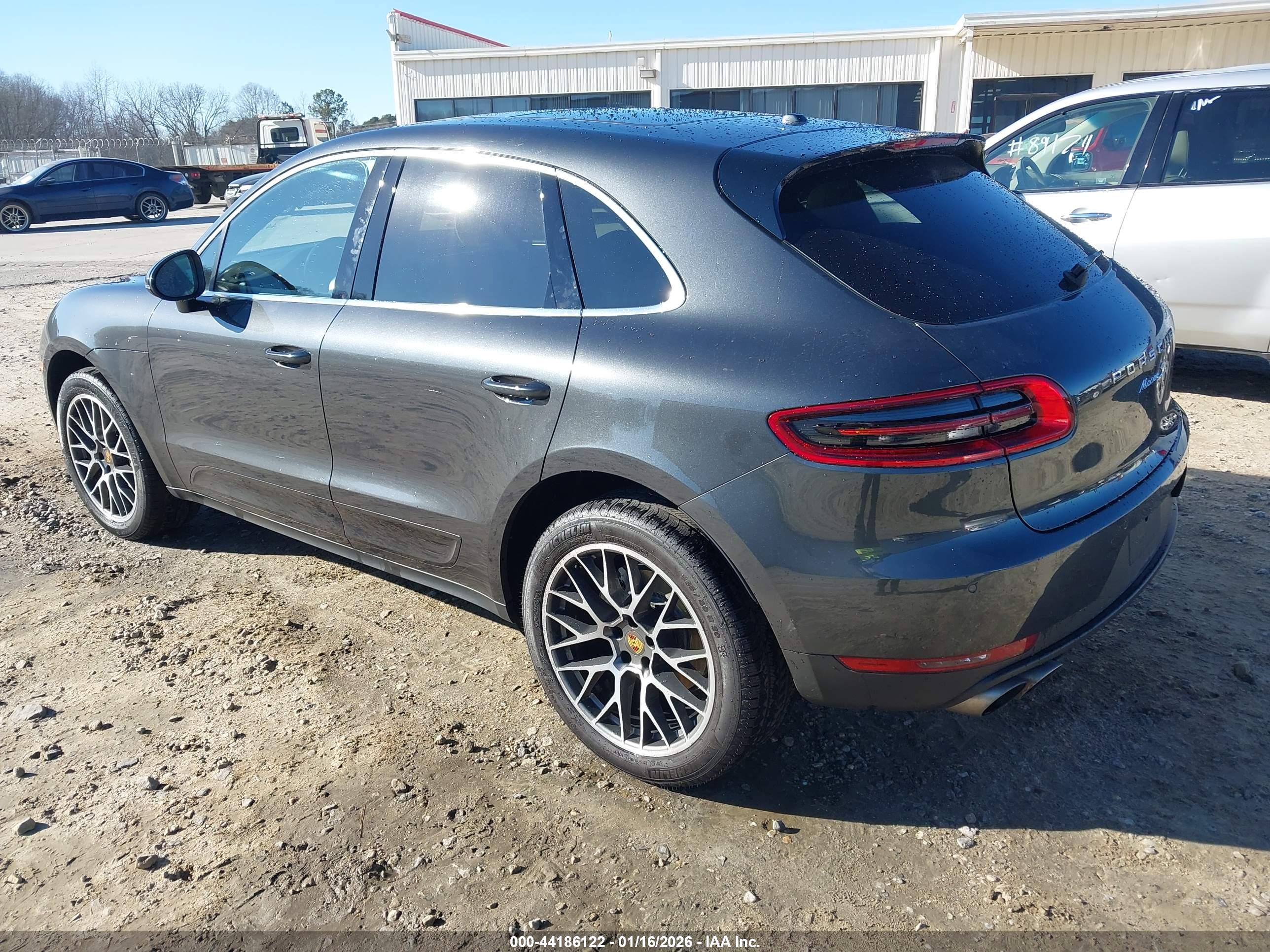 PORSCHE MACAN image 3