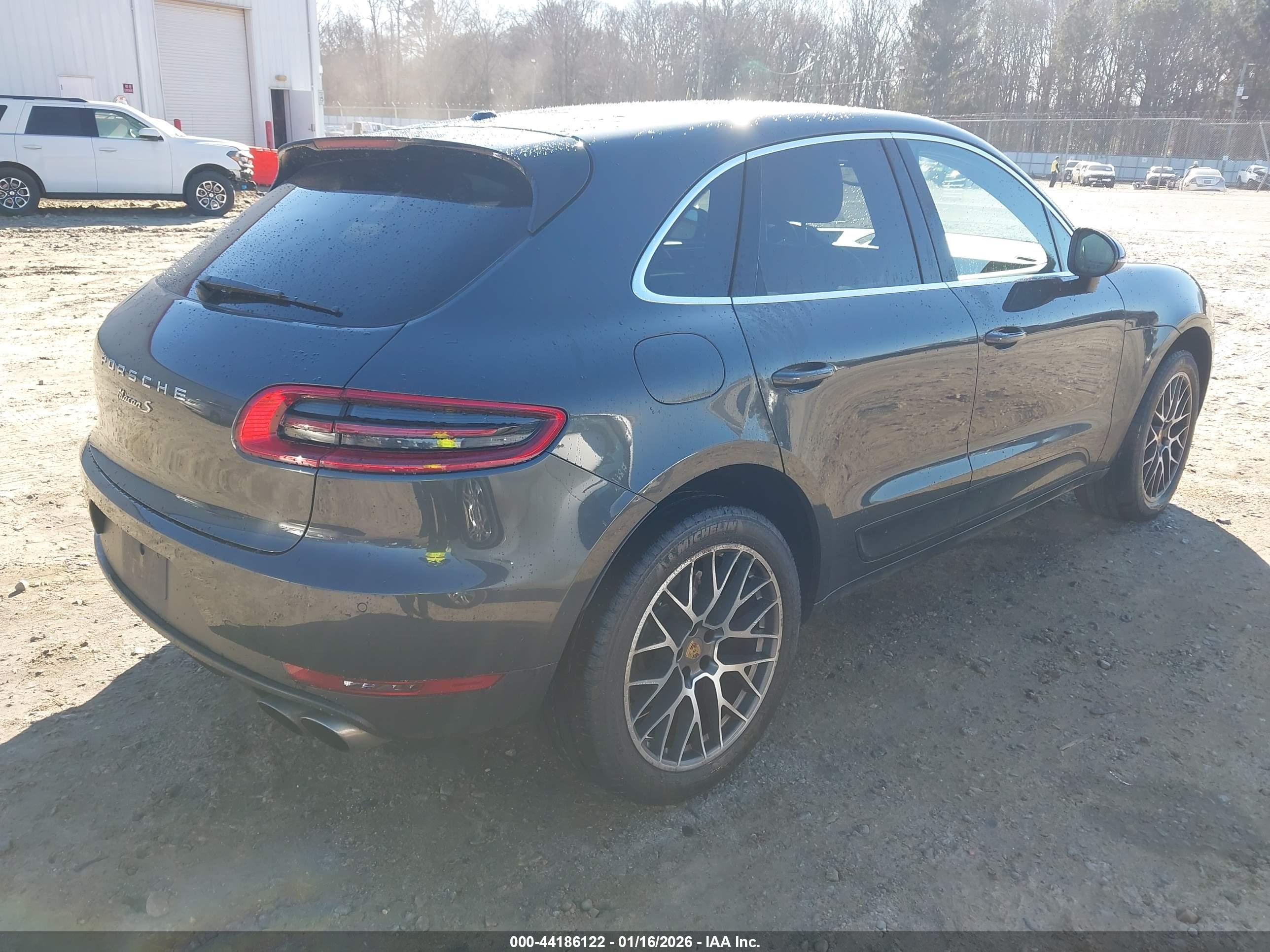 PORSCHE MACAN image 4