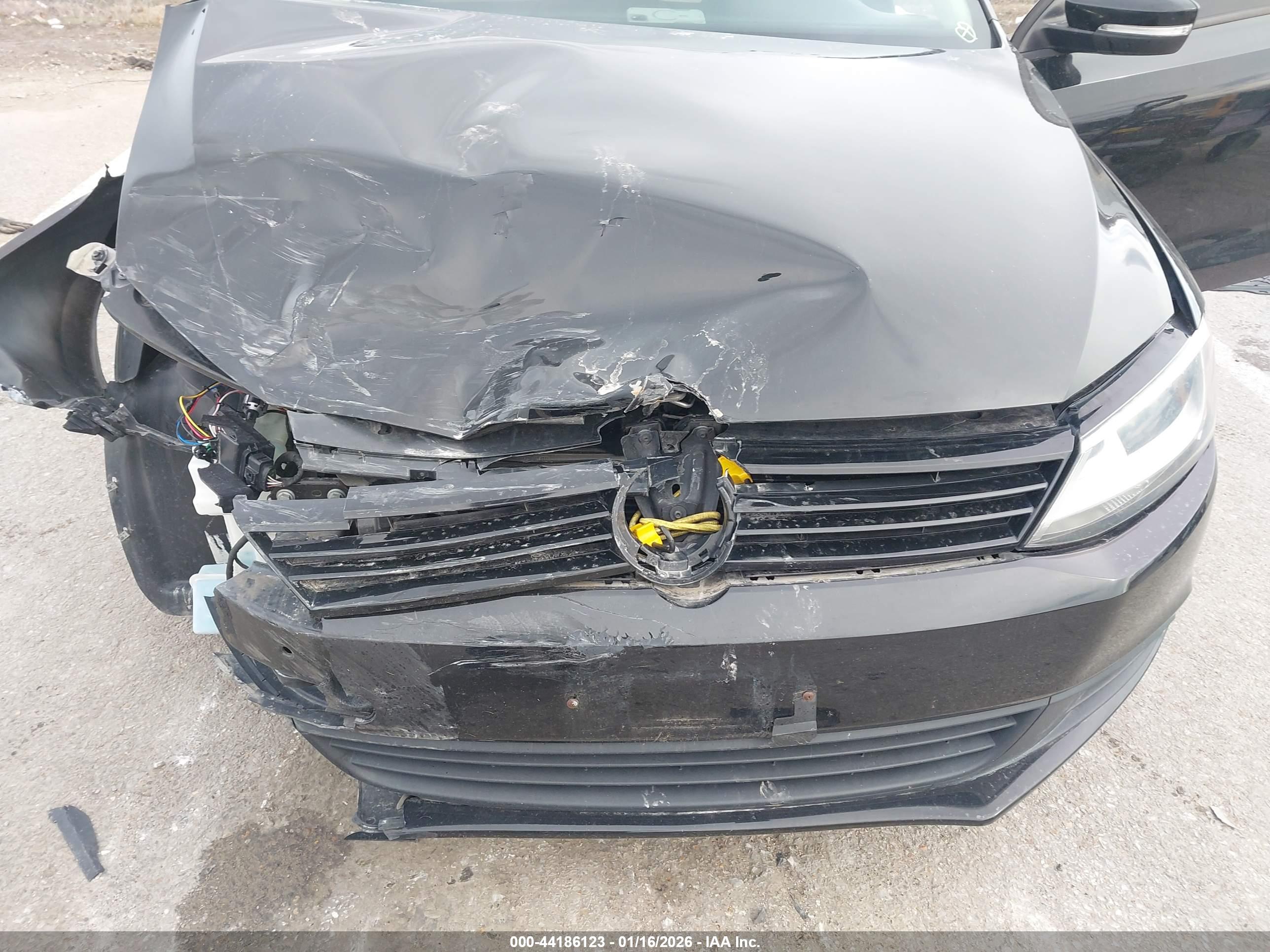 VOLKSWAGEN JETTA image 6