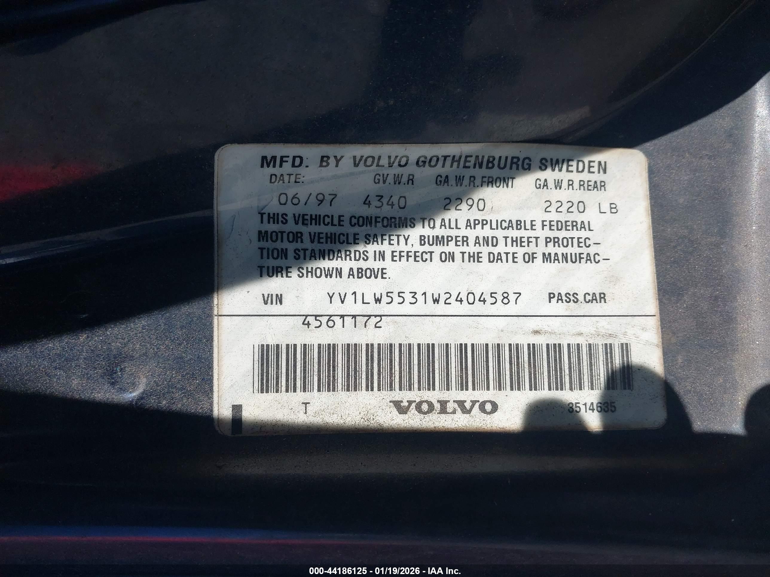 VOLVO V70 image 9