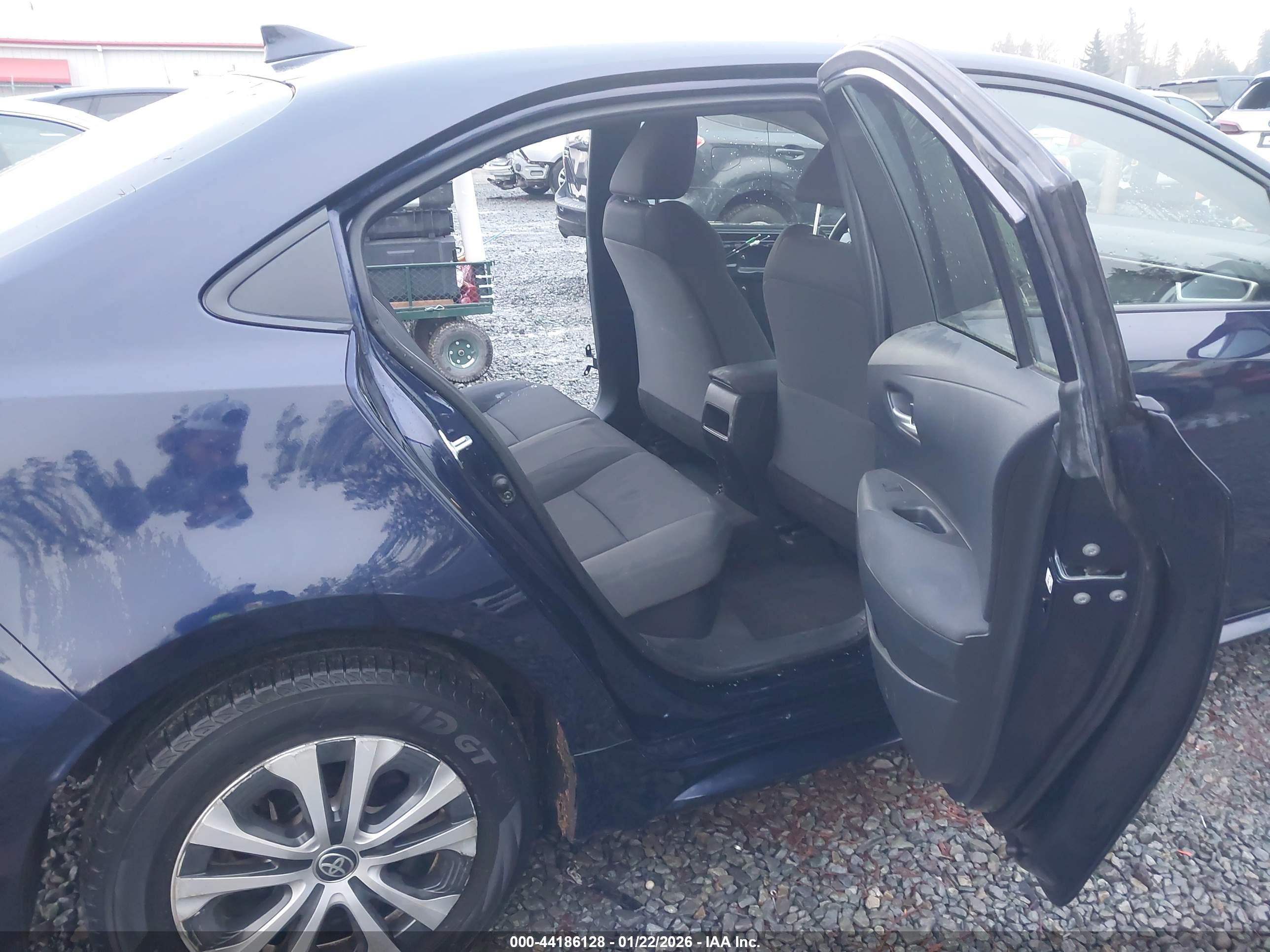 TOYOTA COROLLA image 8