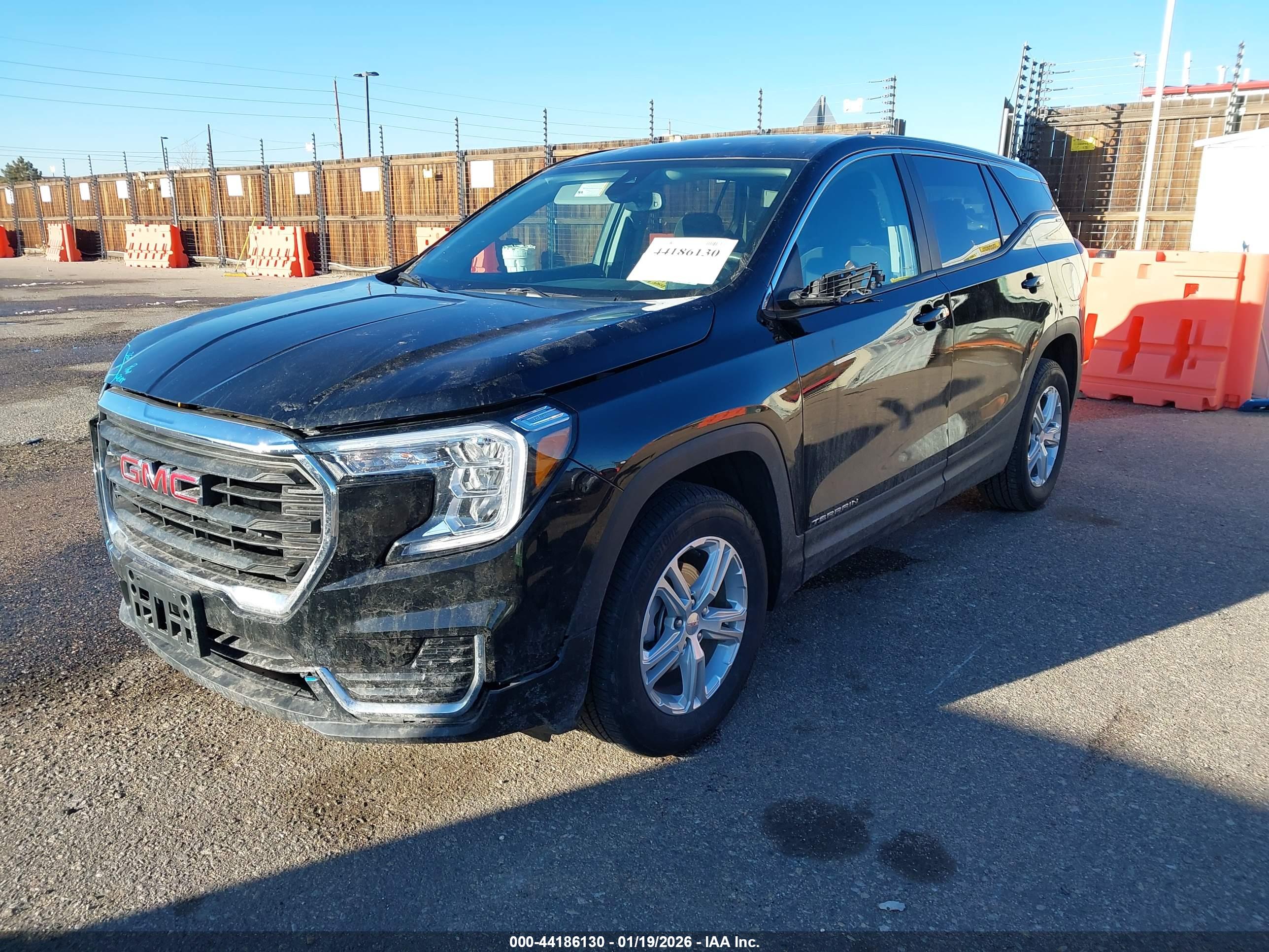 GMC TERRAIN image 2