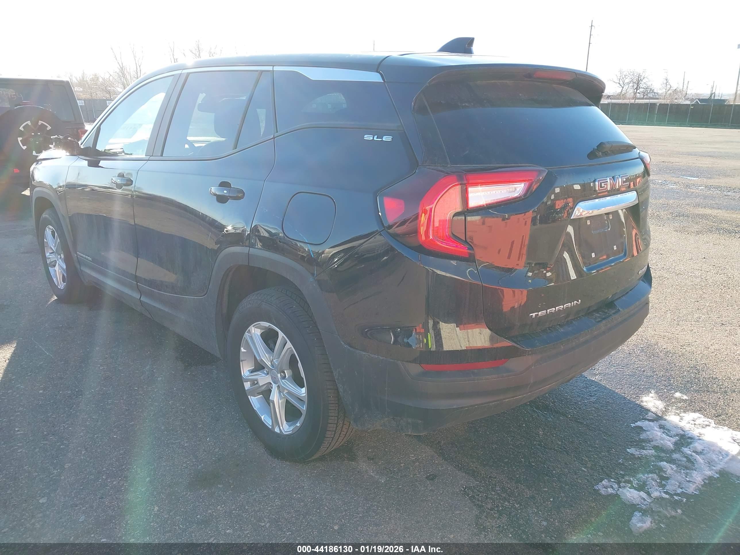 GMC TERRAIN image 3