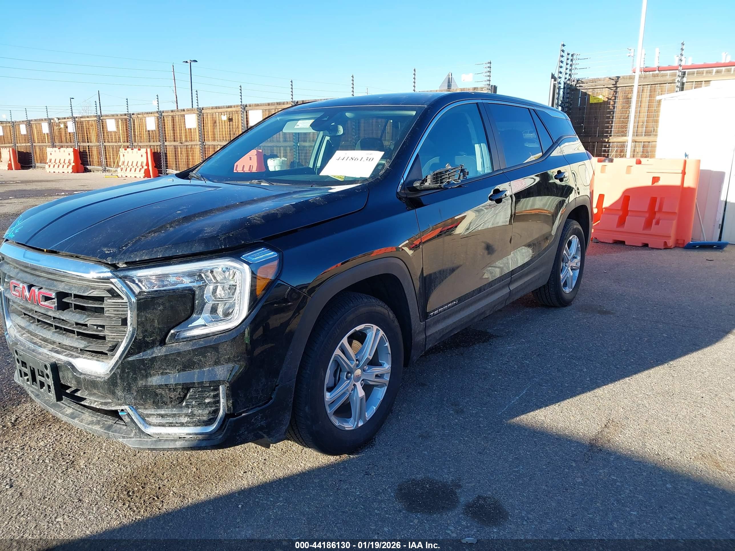 GMC TERRAIN image 6