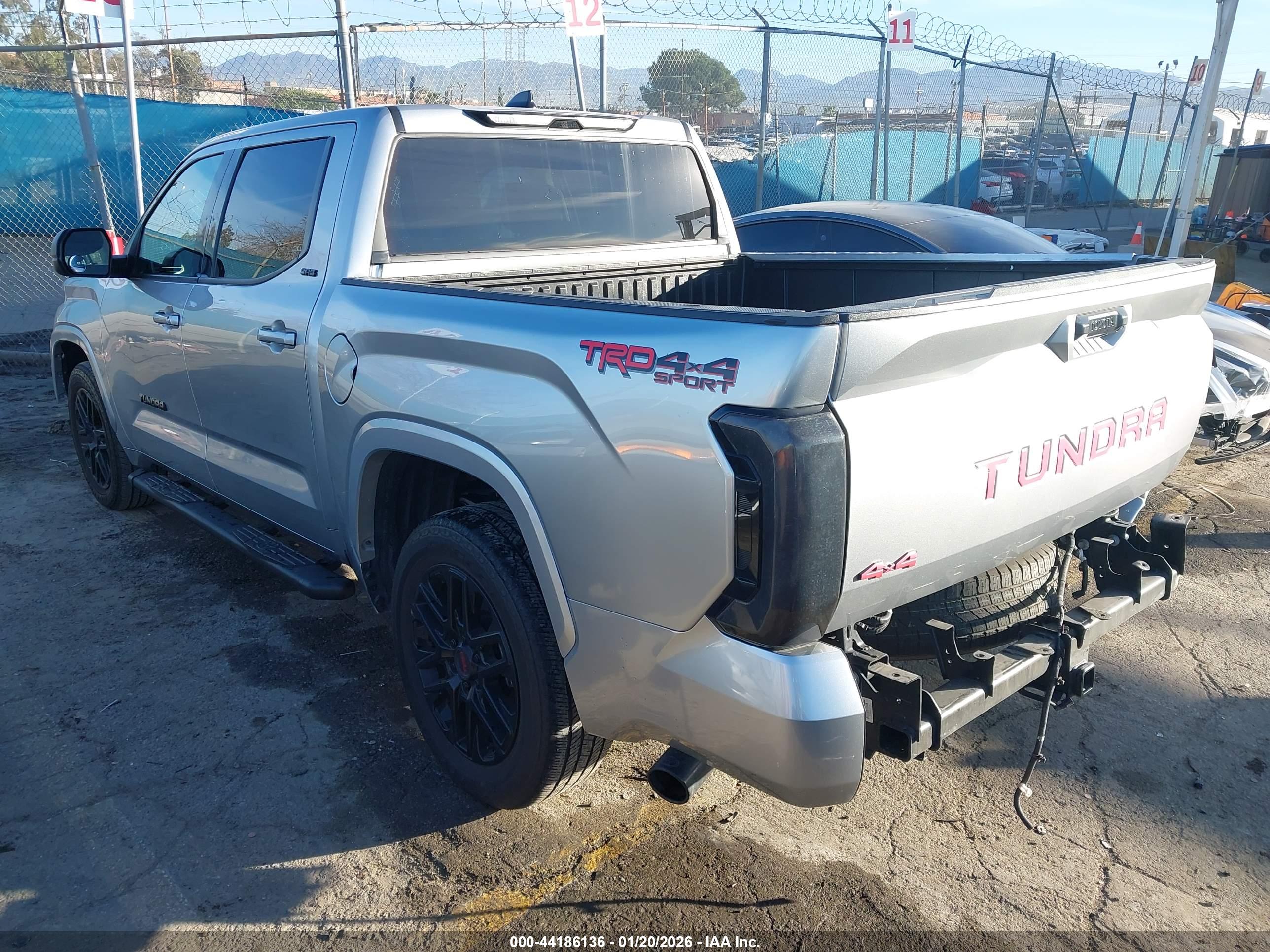 TOYOTA TUNDRA image 3