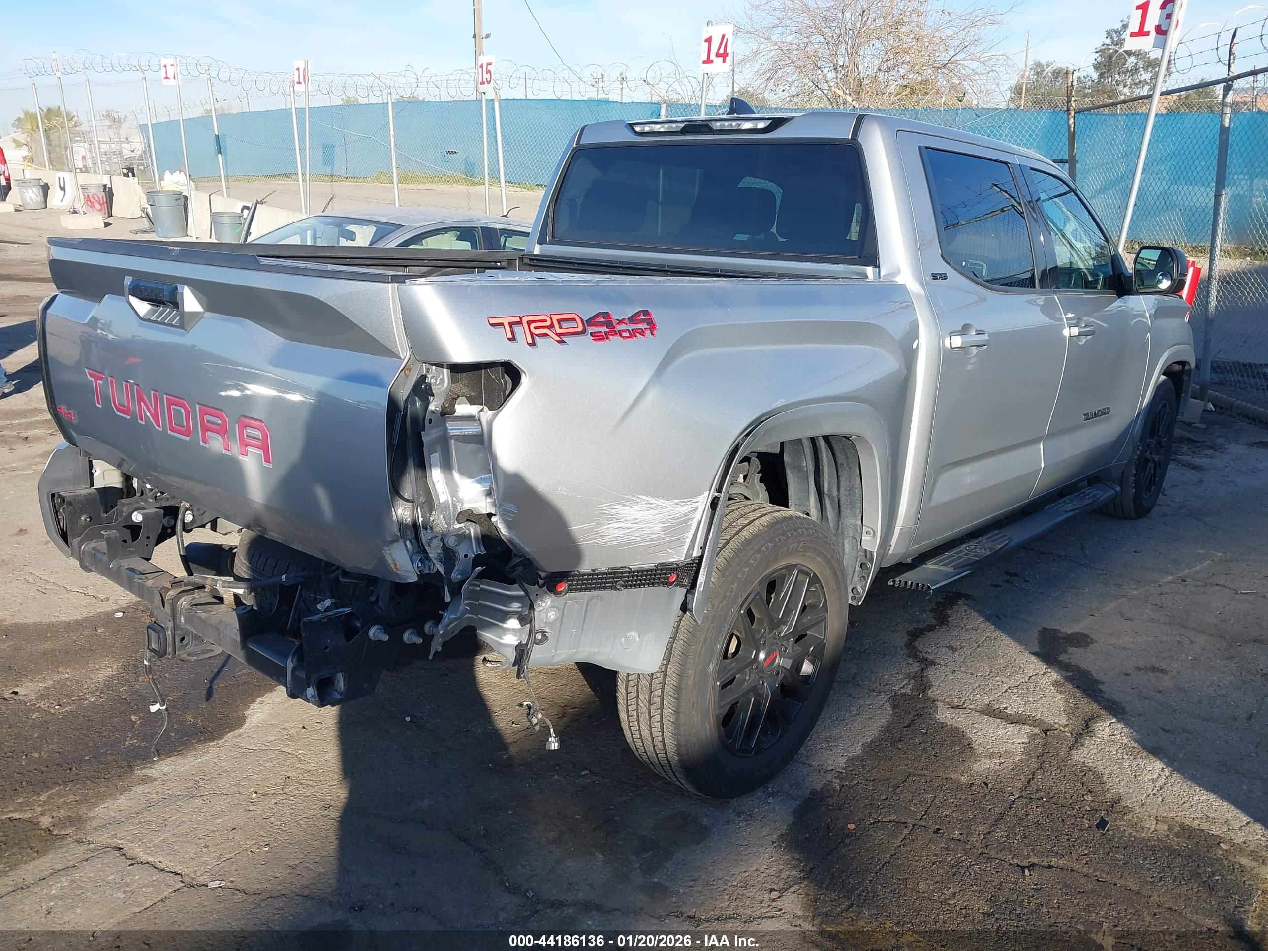 TOYOTA TUNDRA image 4