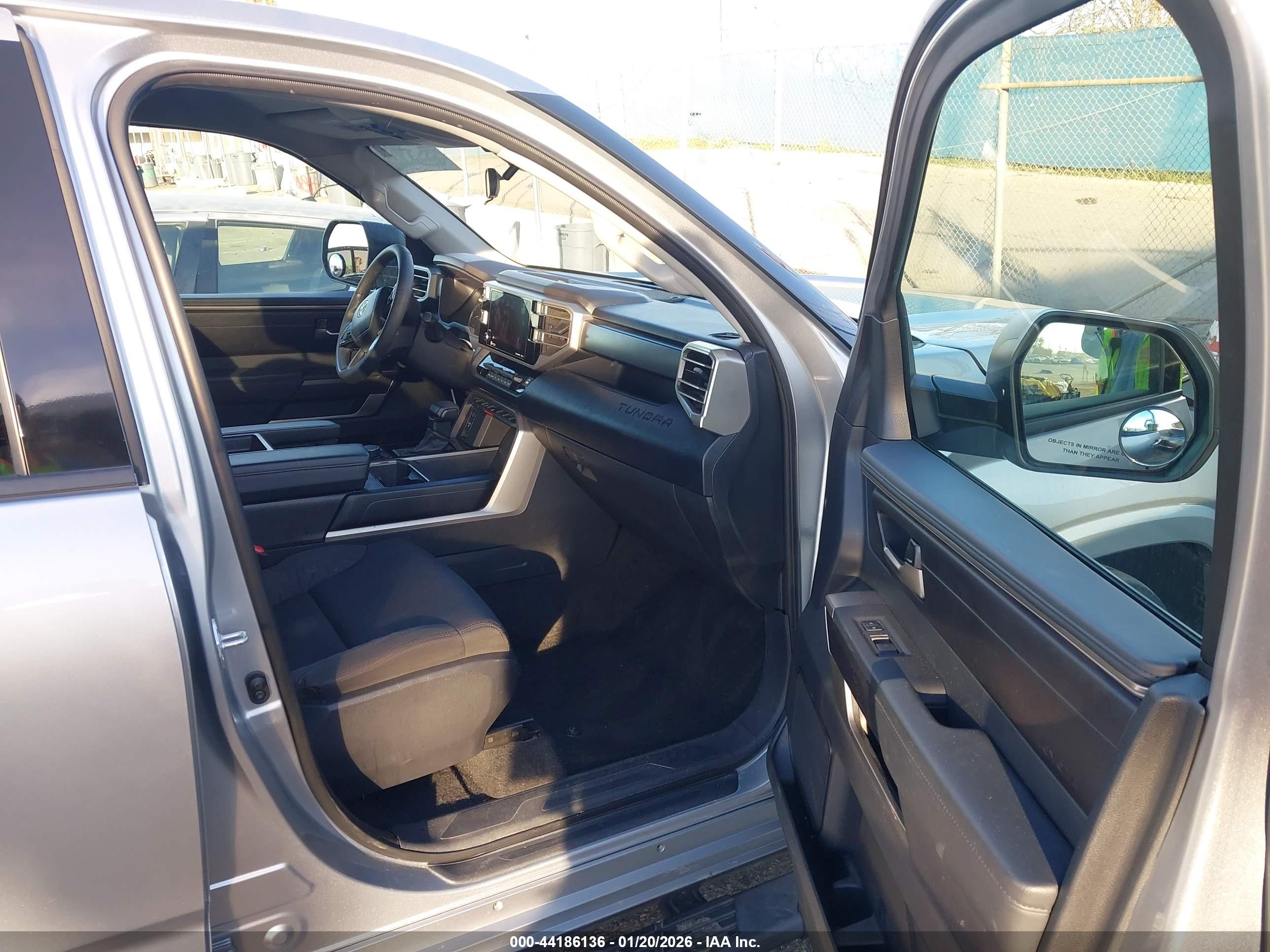 TOYOTA TUNDRA image 5