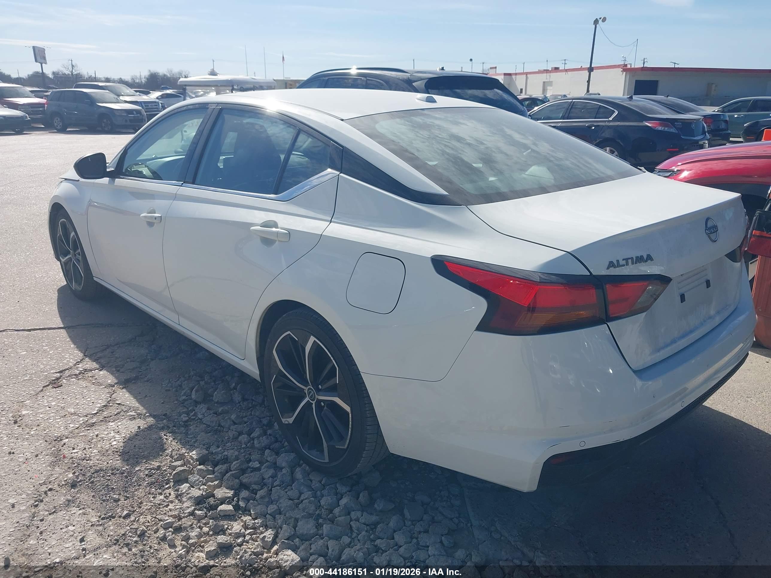 NISSAN ALTIMA image 3