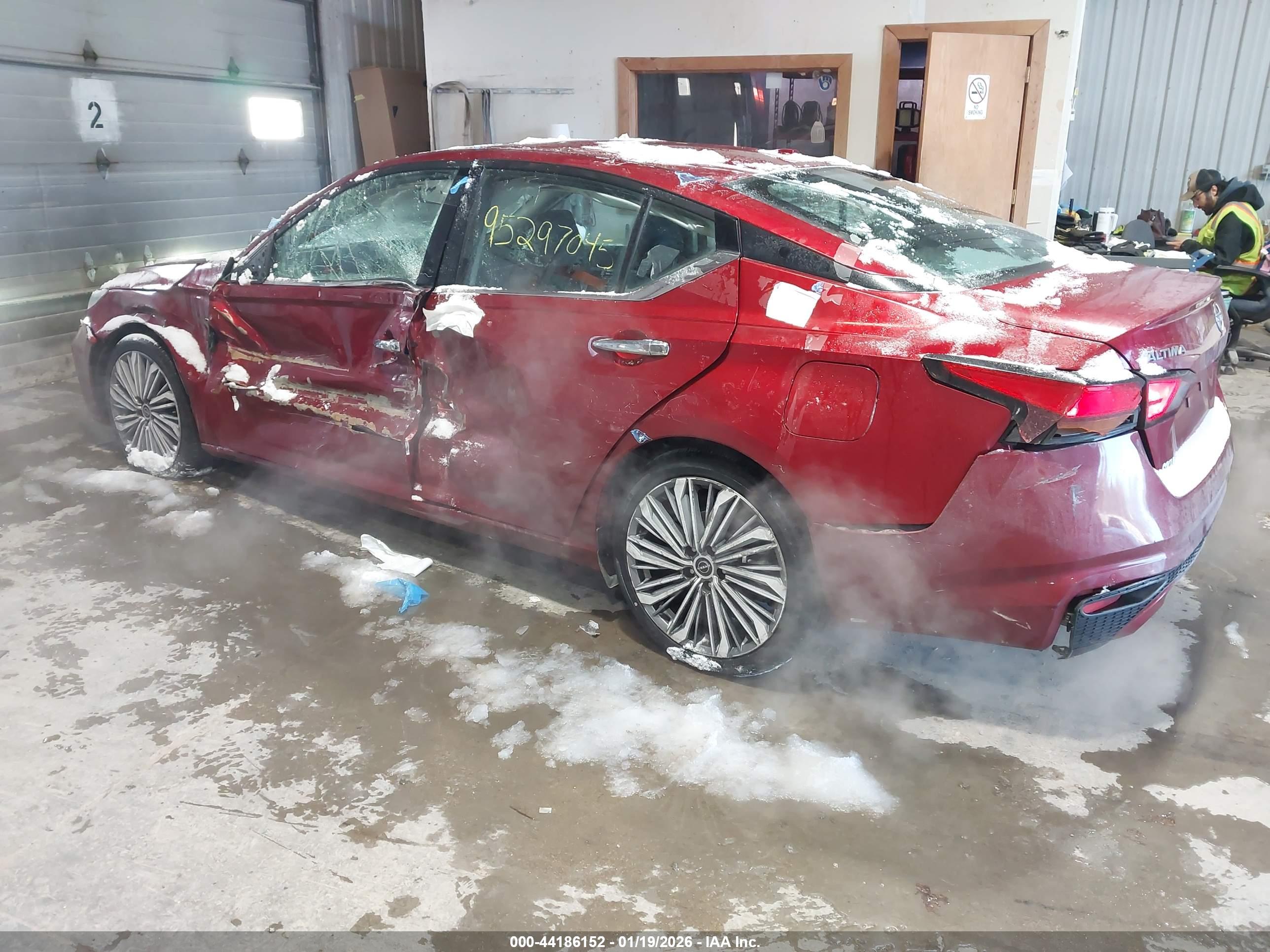 NISSAN ALTIMA image 3