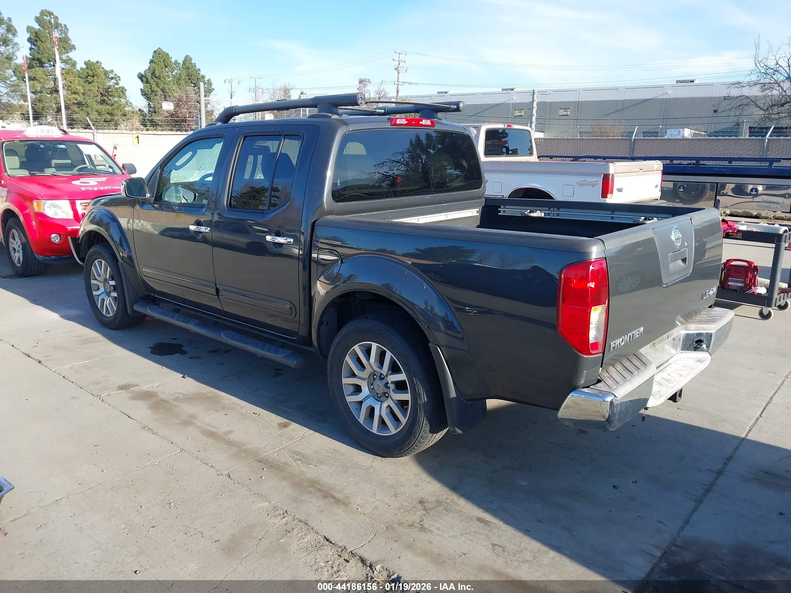 NISSAN FRONTIER image 3