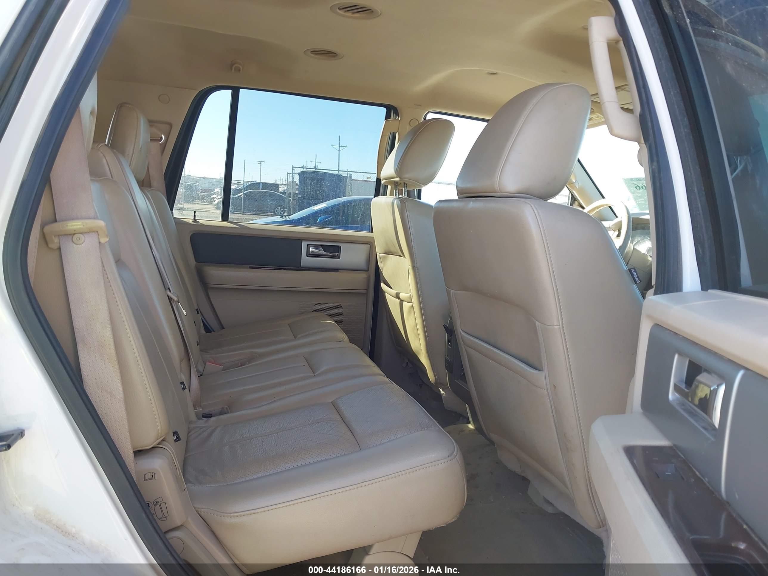 FORD EXPEDITION image 8