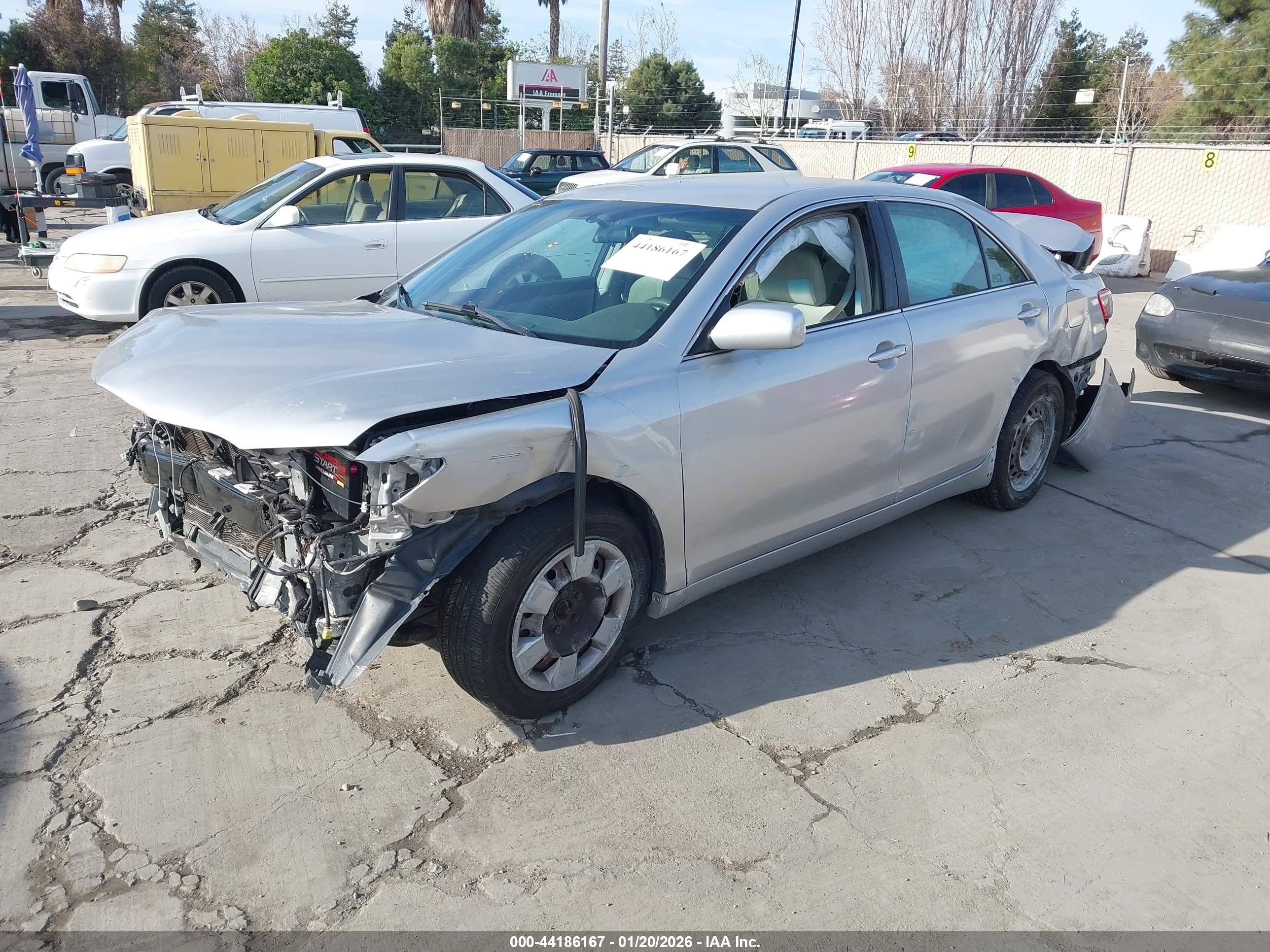 TOYOTA CAMRY image 2