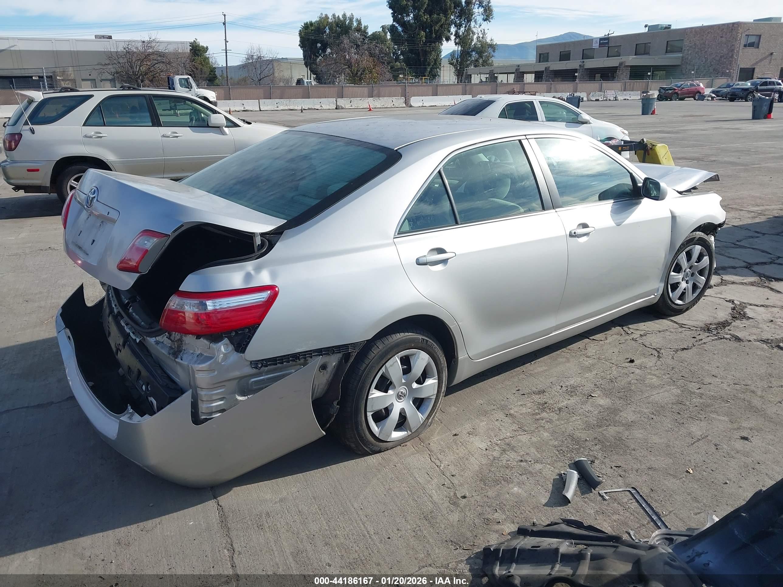 TOYOTA CAMRY image 4
