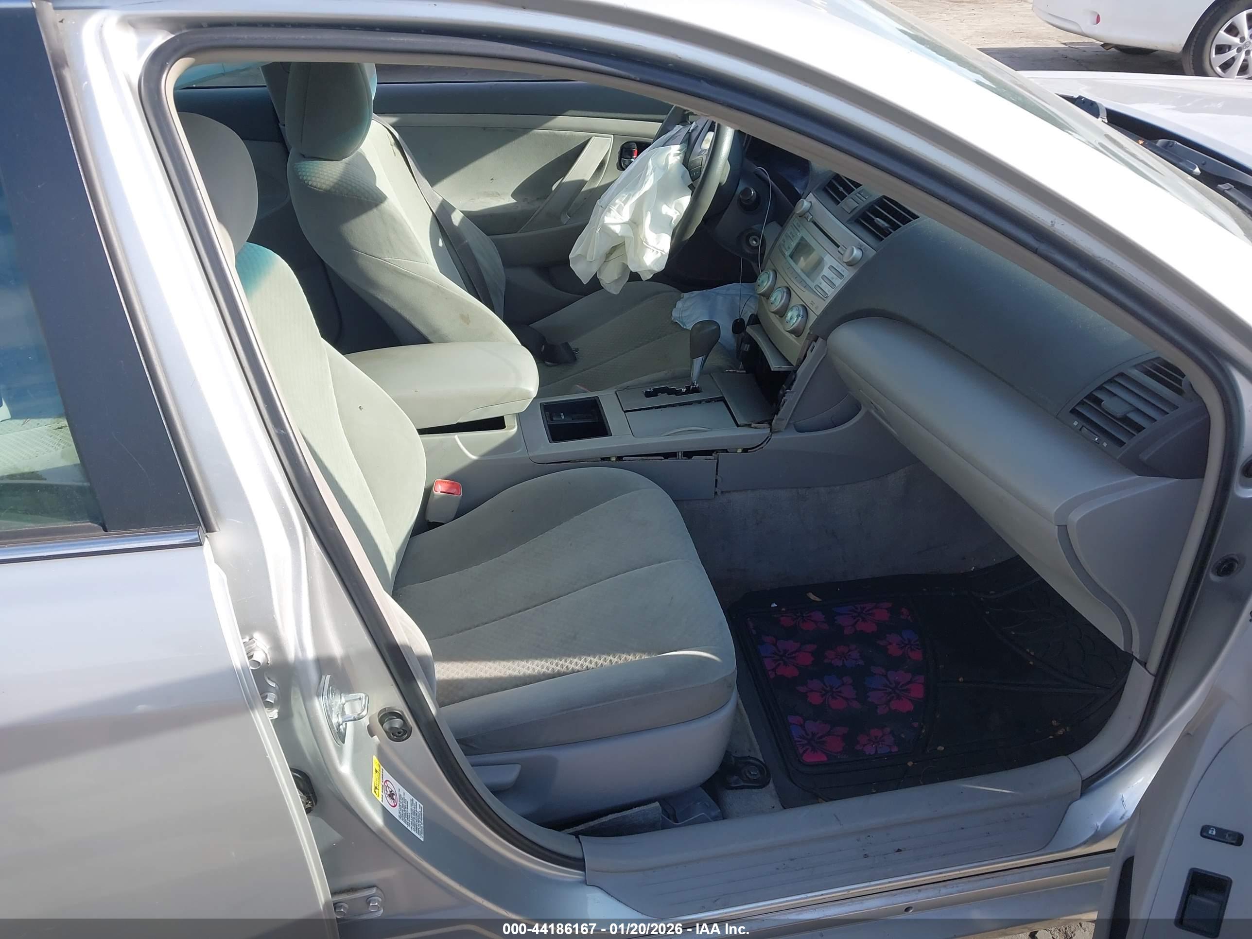 TOYOTA CAMRY image 5
