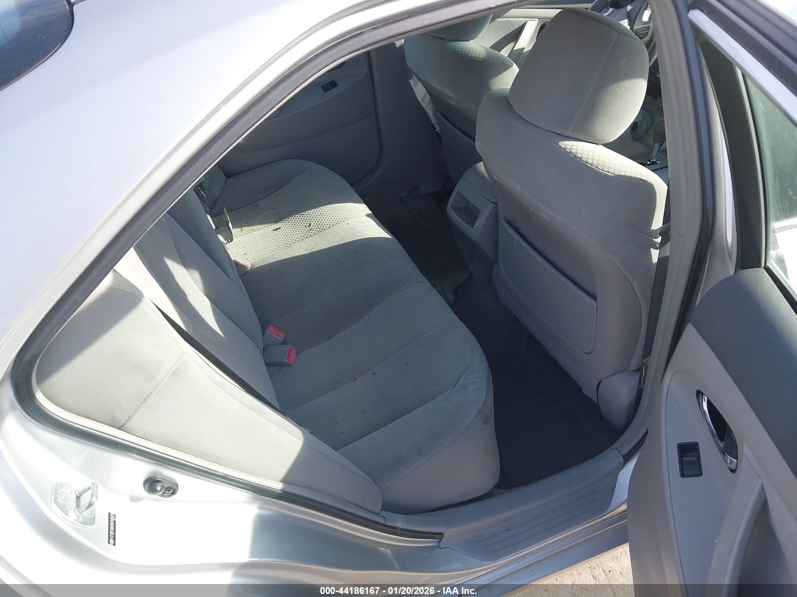 TOYOTA CAMRY image 8