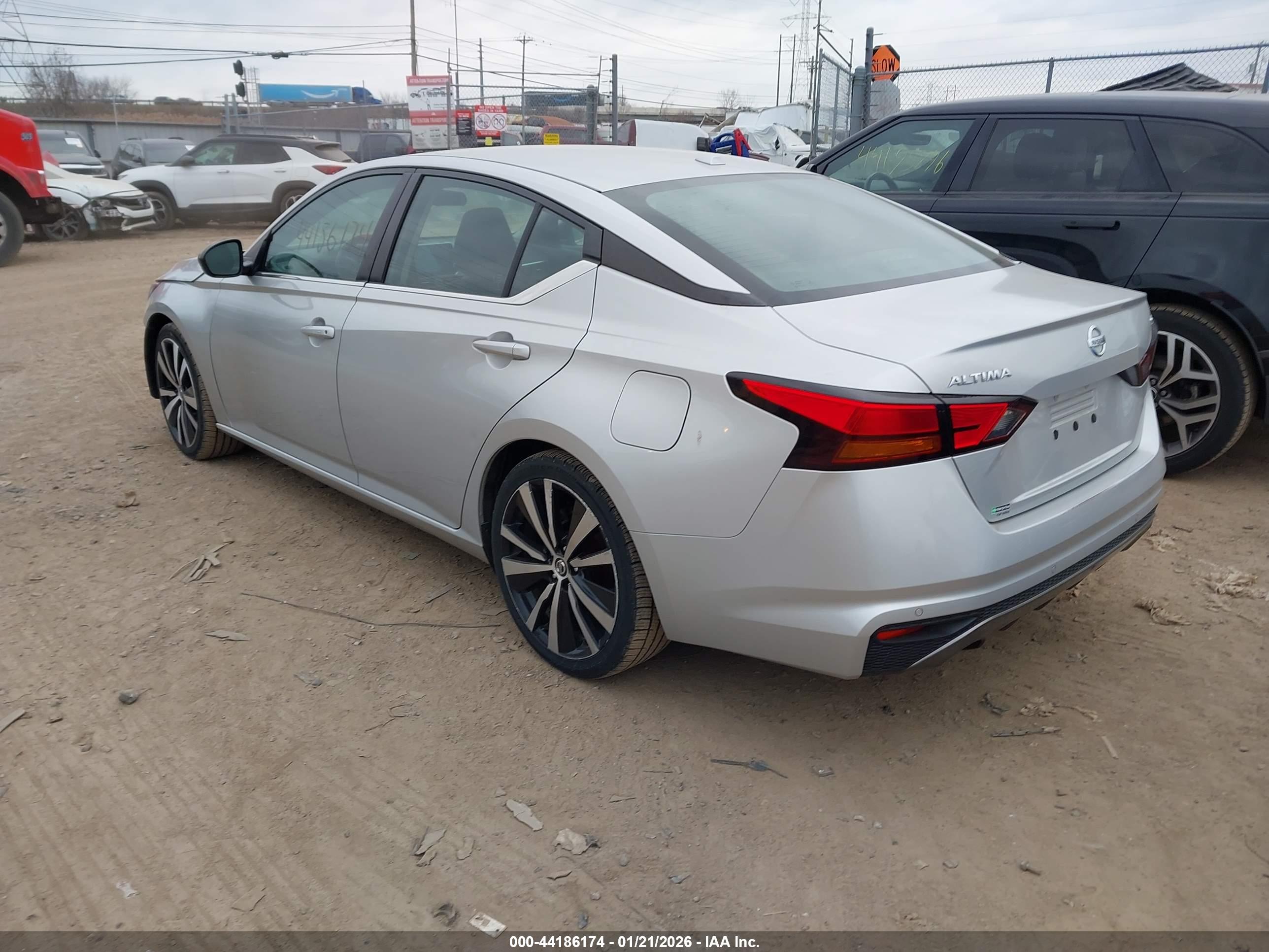NISSAN ALTIMA image 3