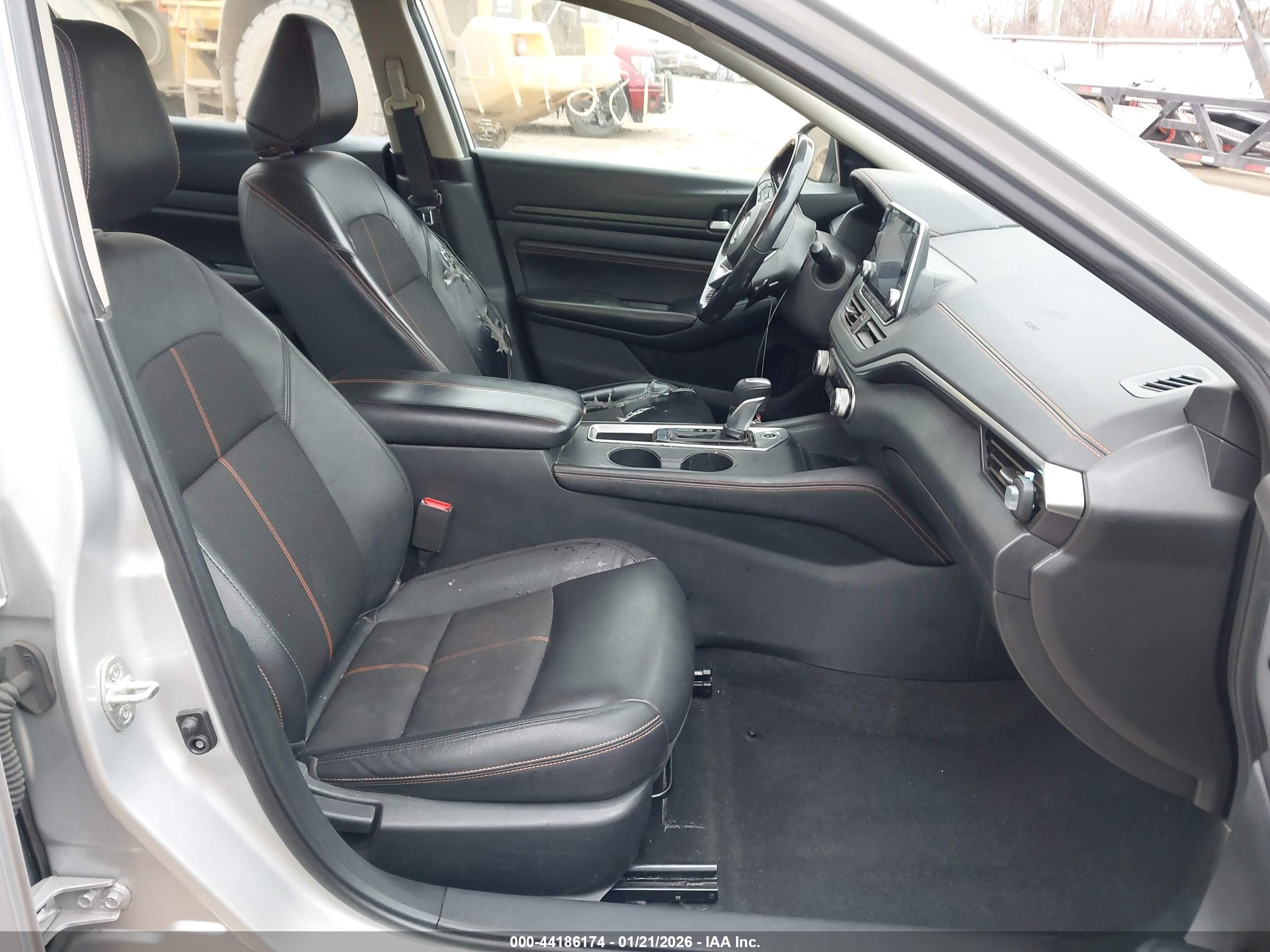 NISSAN ALTIMA image 5