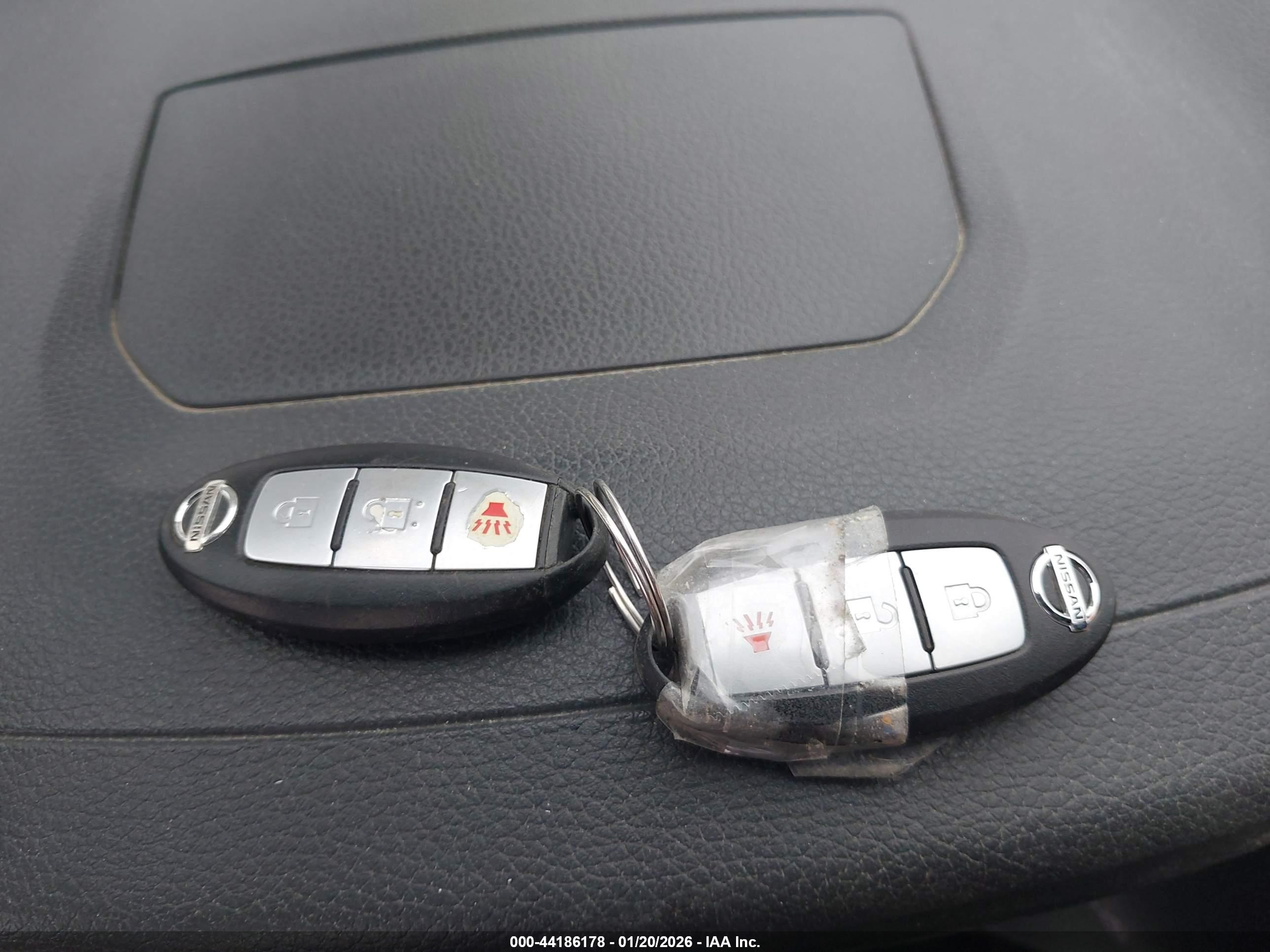 NISSAN TITAN image 11