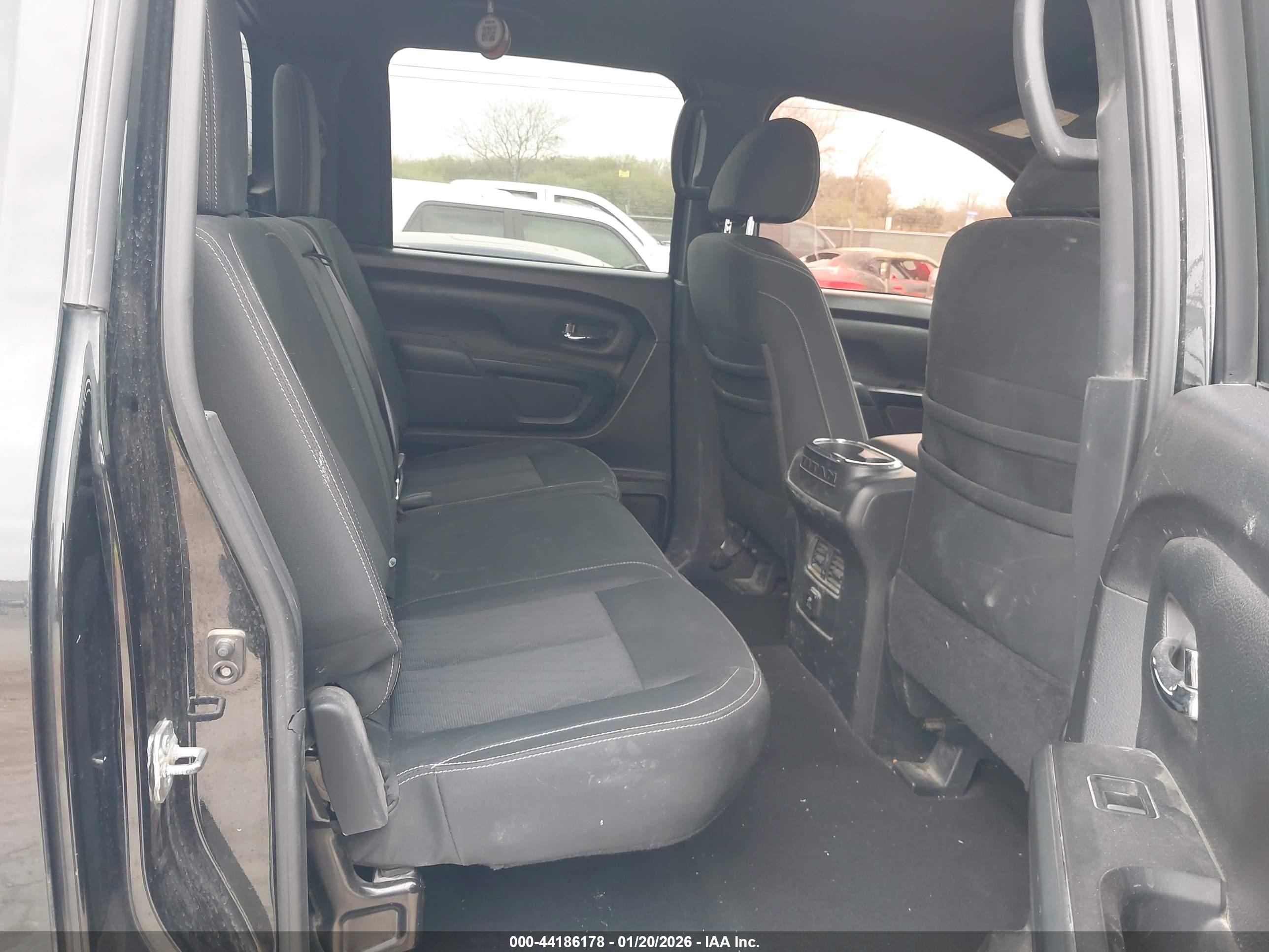 NISSAN TITAN image 8