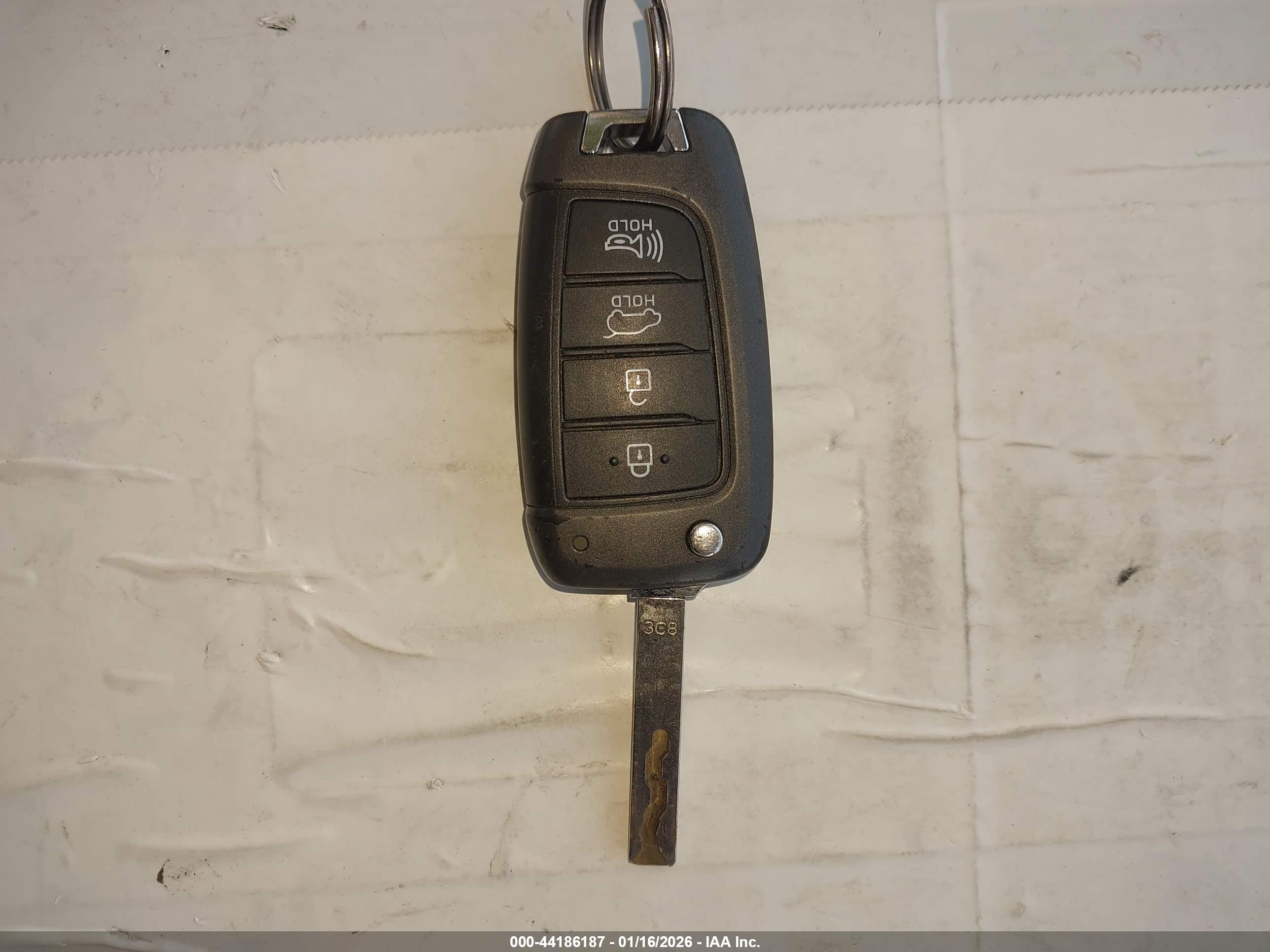 HYUNDAI KONA image 11