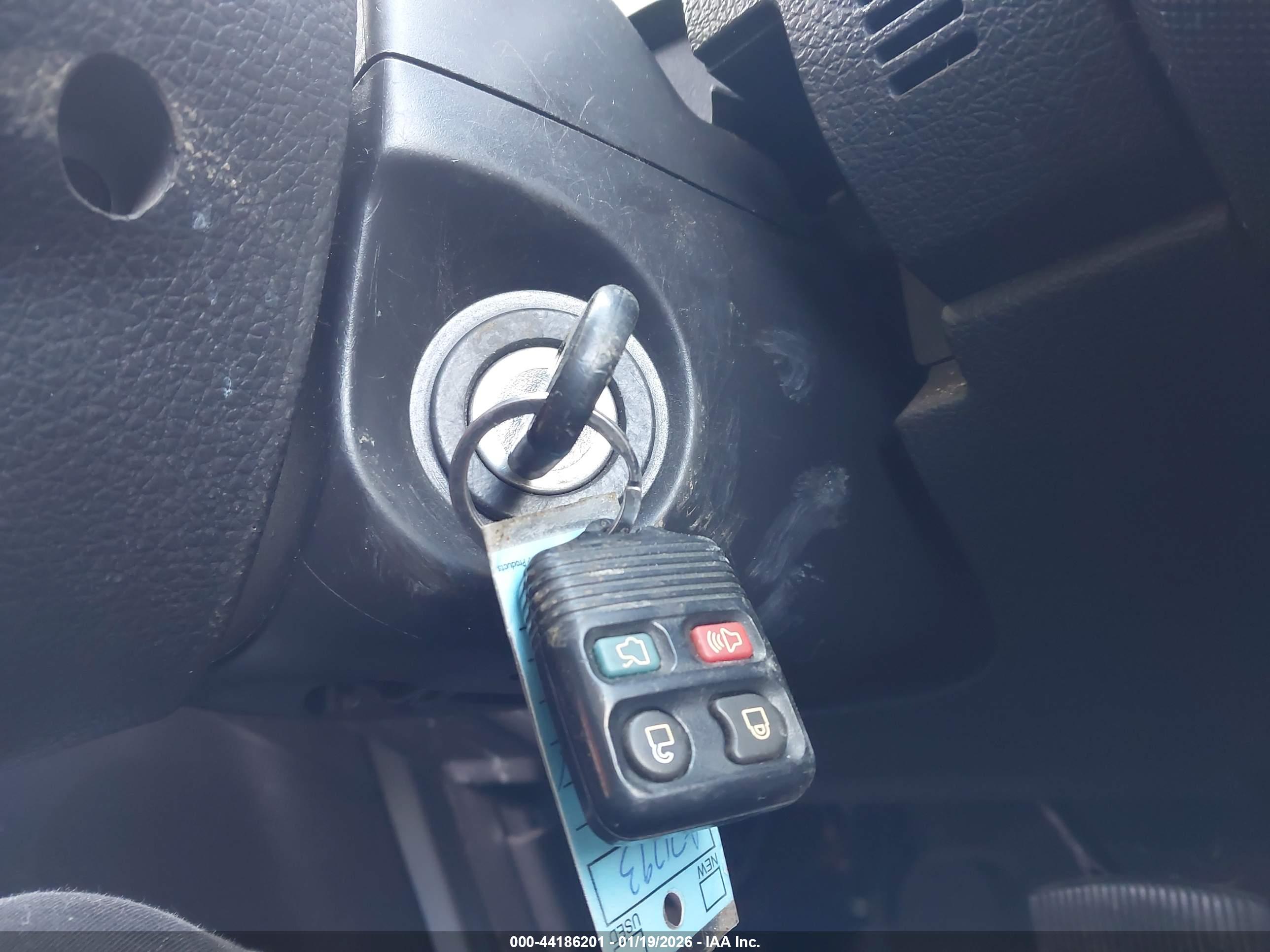 FORD EXPLORER image 11