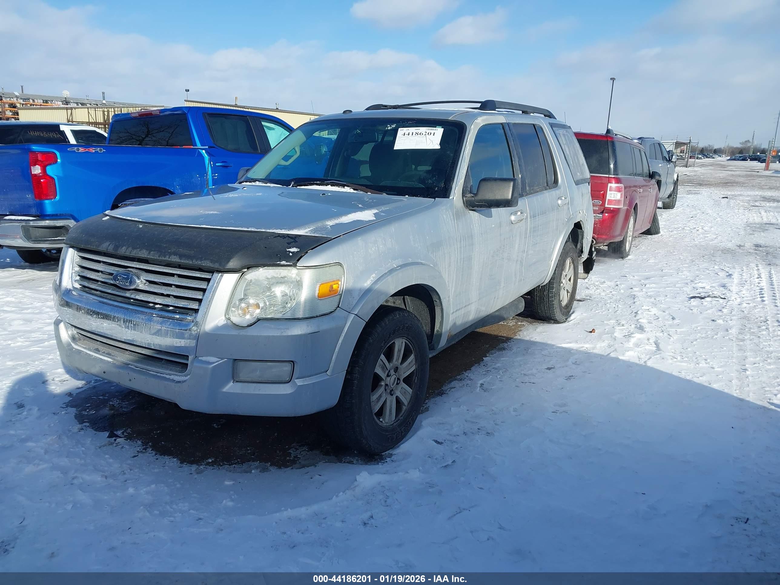 FORD EXPLORER image 2
