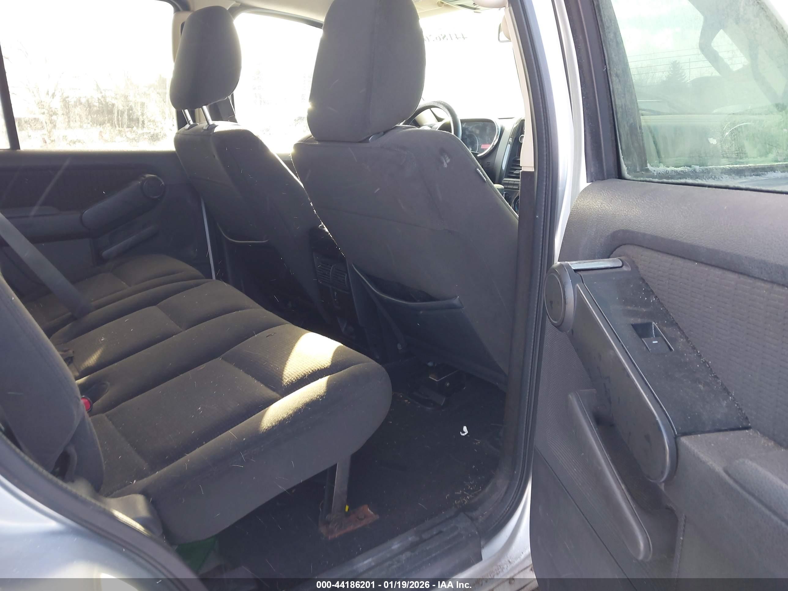 FORD EXPLORER image 8