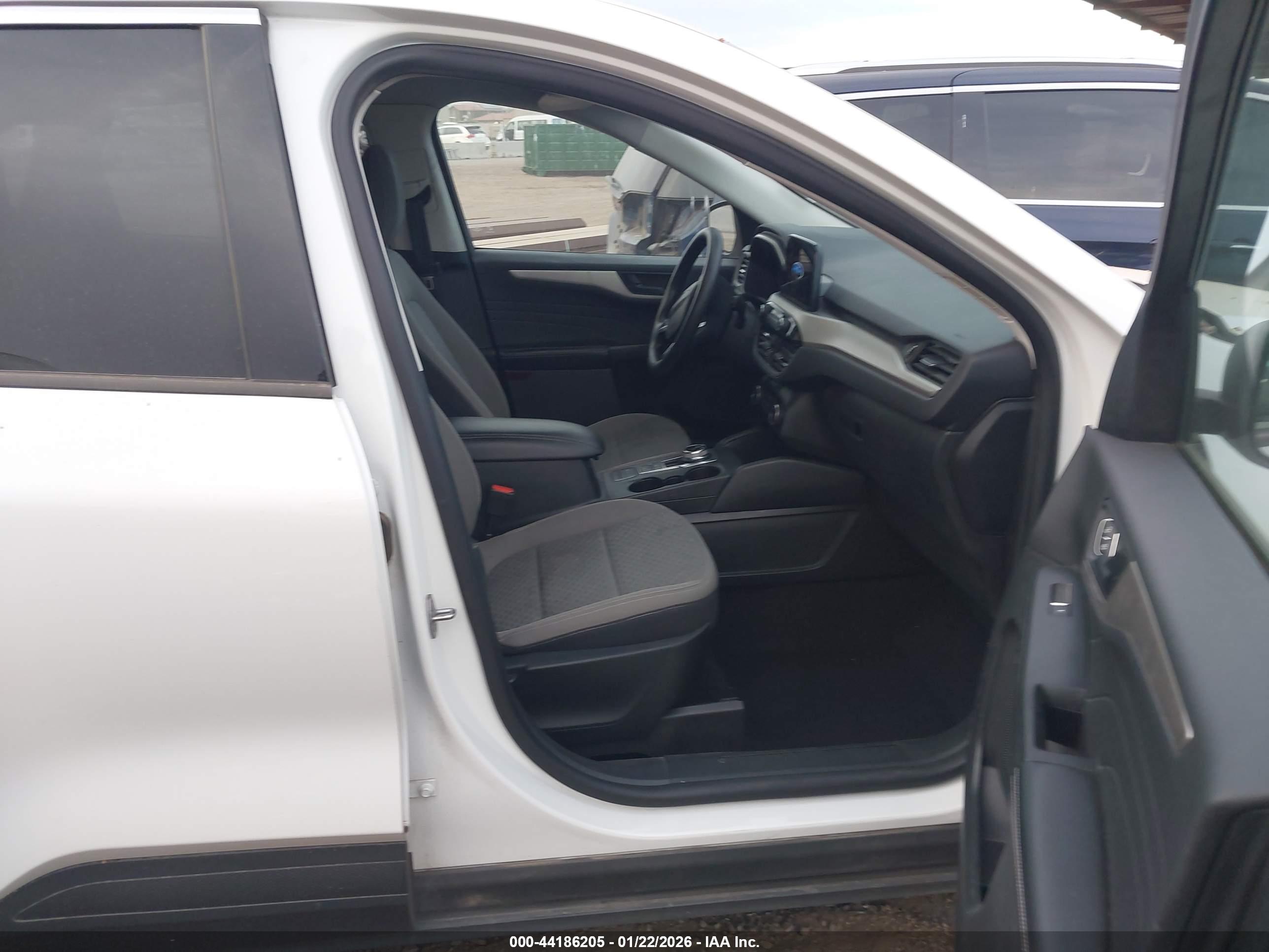 FORD ESCAPE image 5