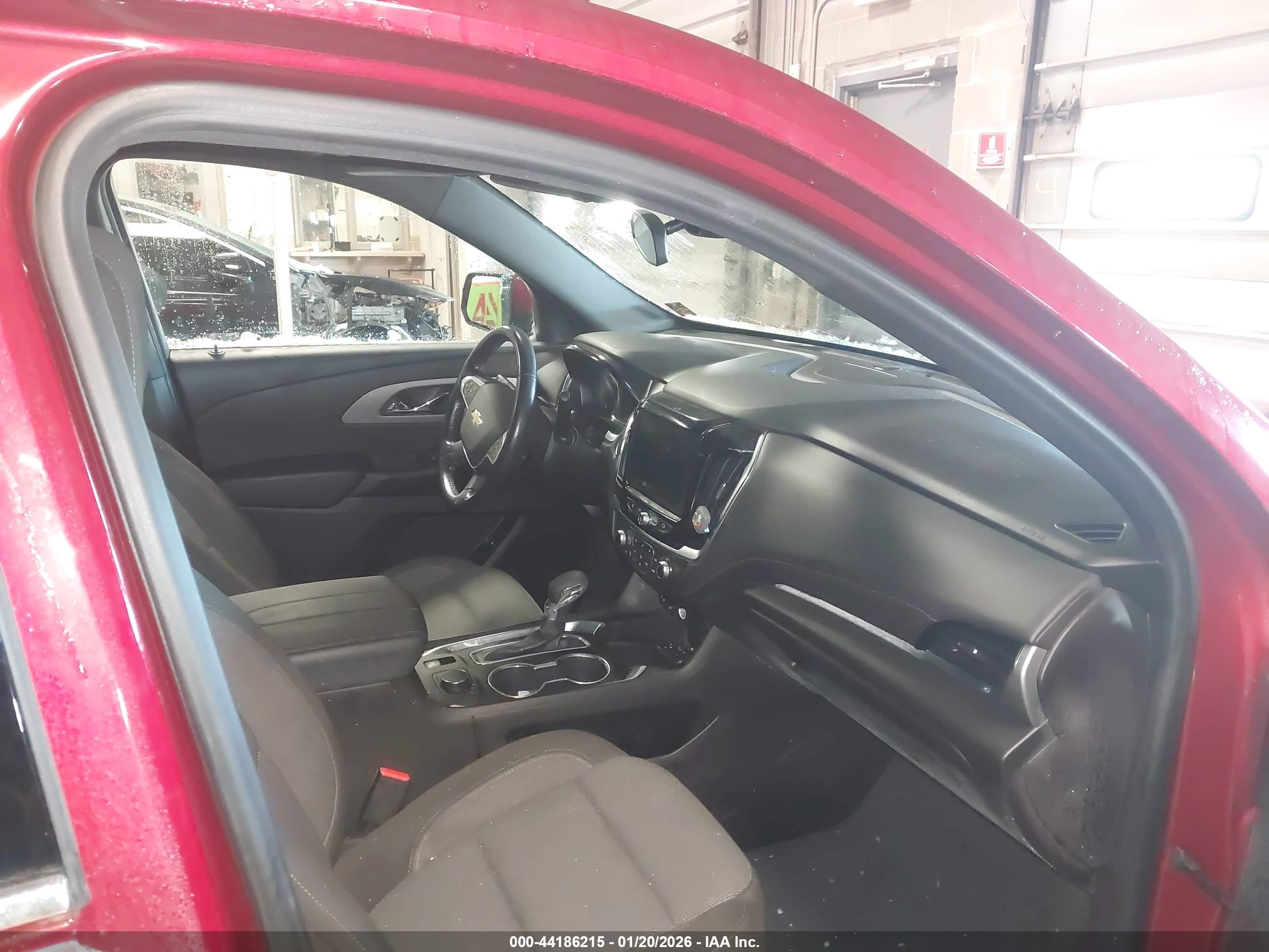 CHEVROLET TRAVERSE image 5