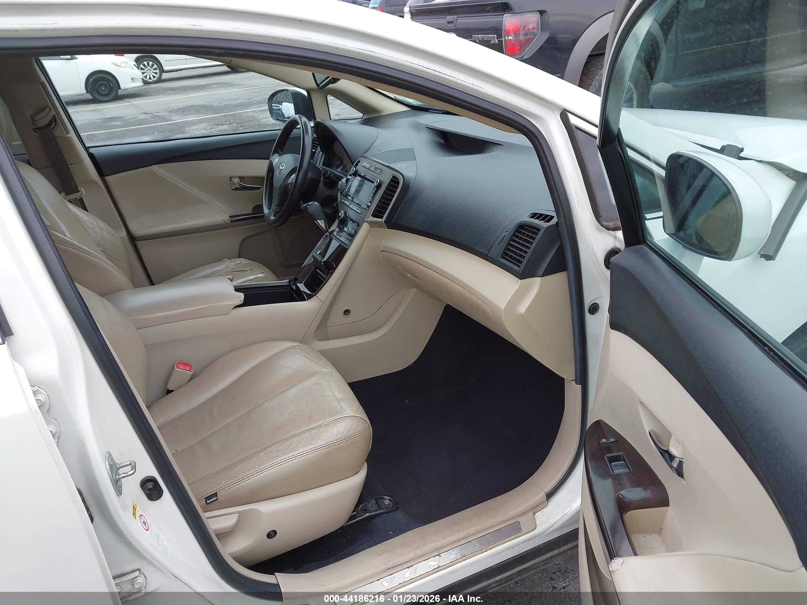TOYOTA VENZA image 5