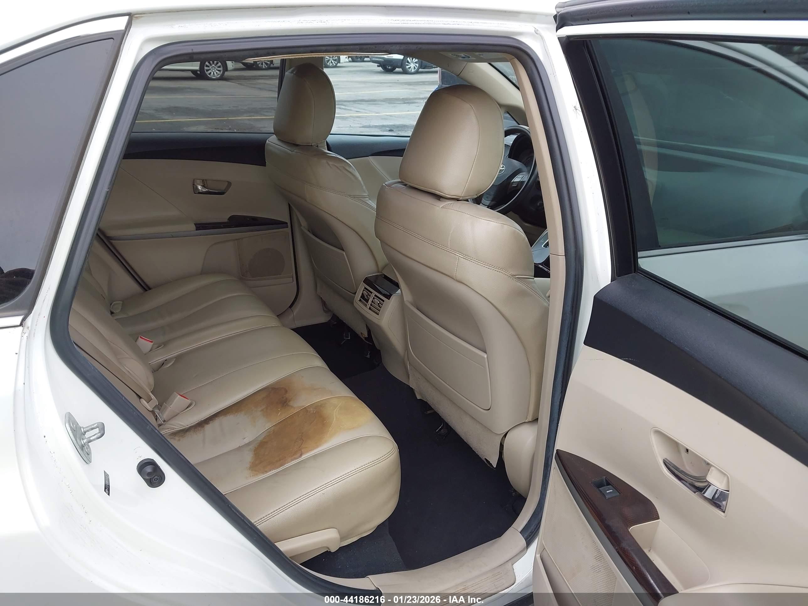 TOYOTA VENZA image 8