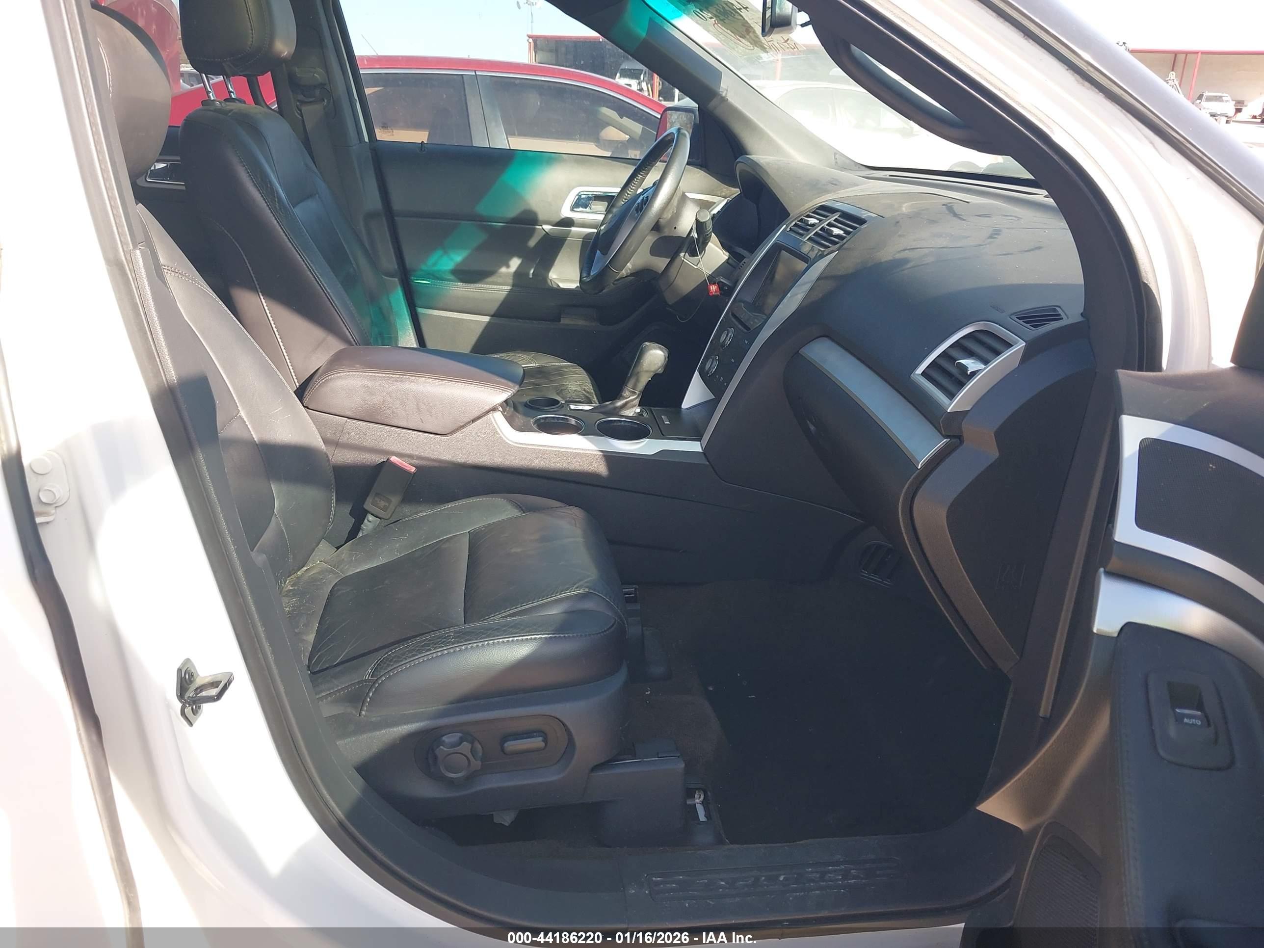 FORD EXPLORER image 5