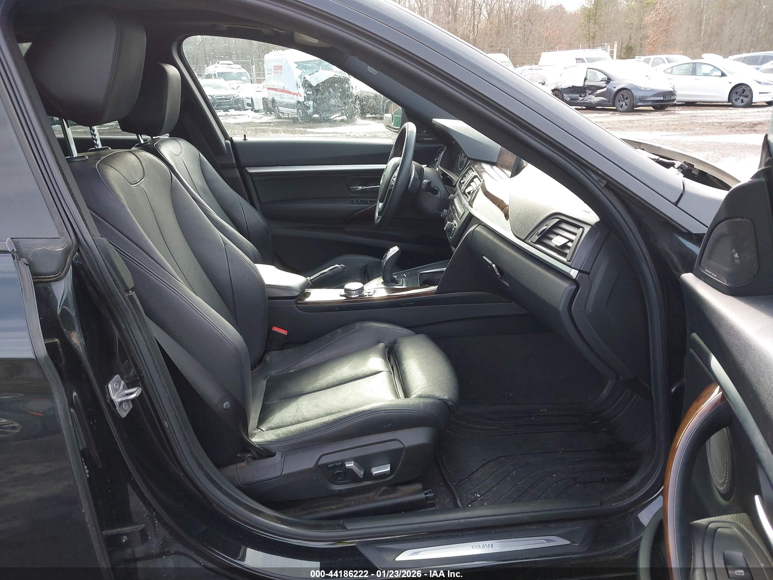BMW 335I image 5