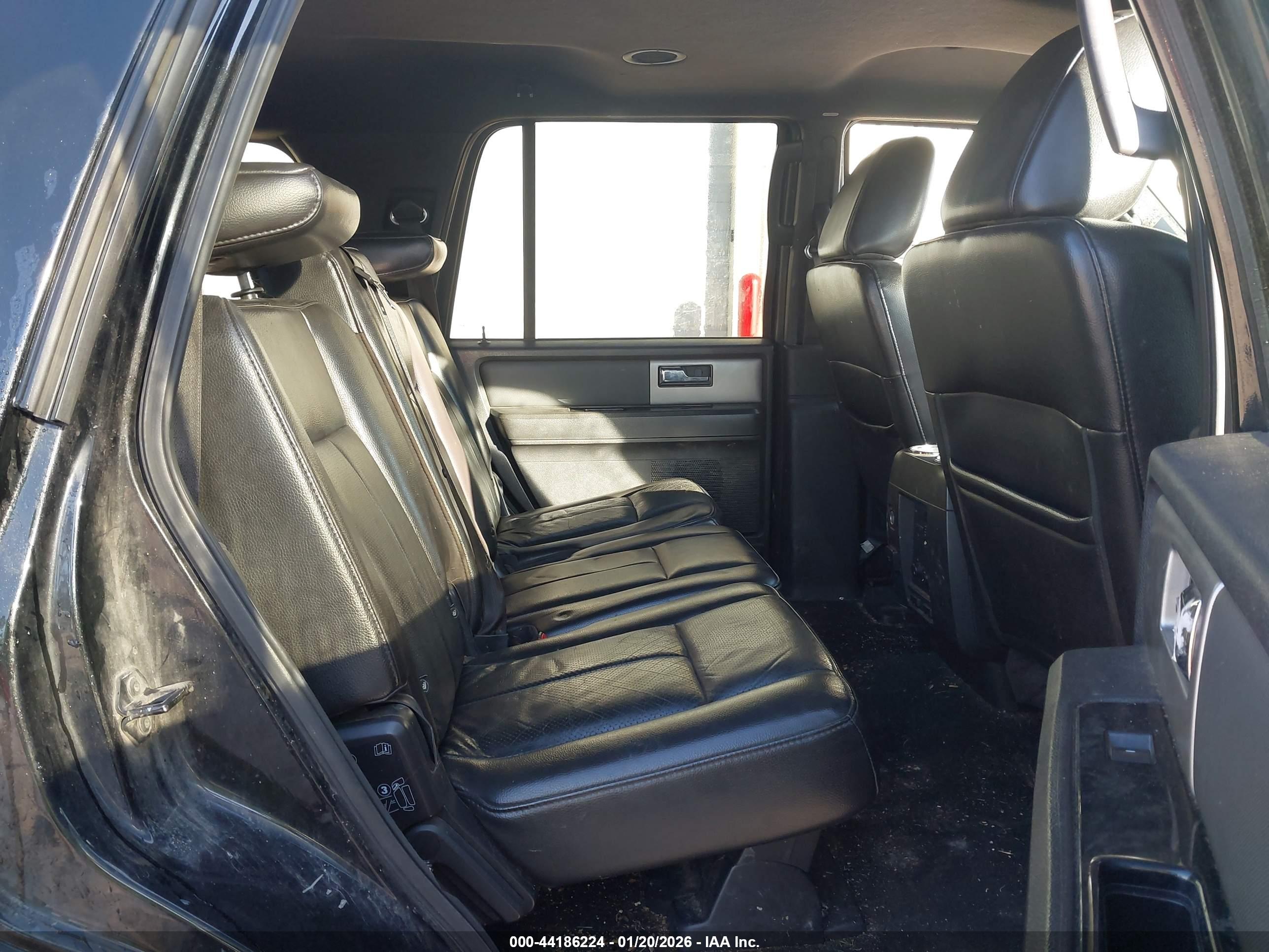 FORD EXPEDITION image 8