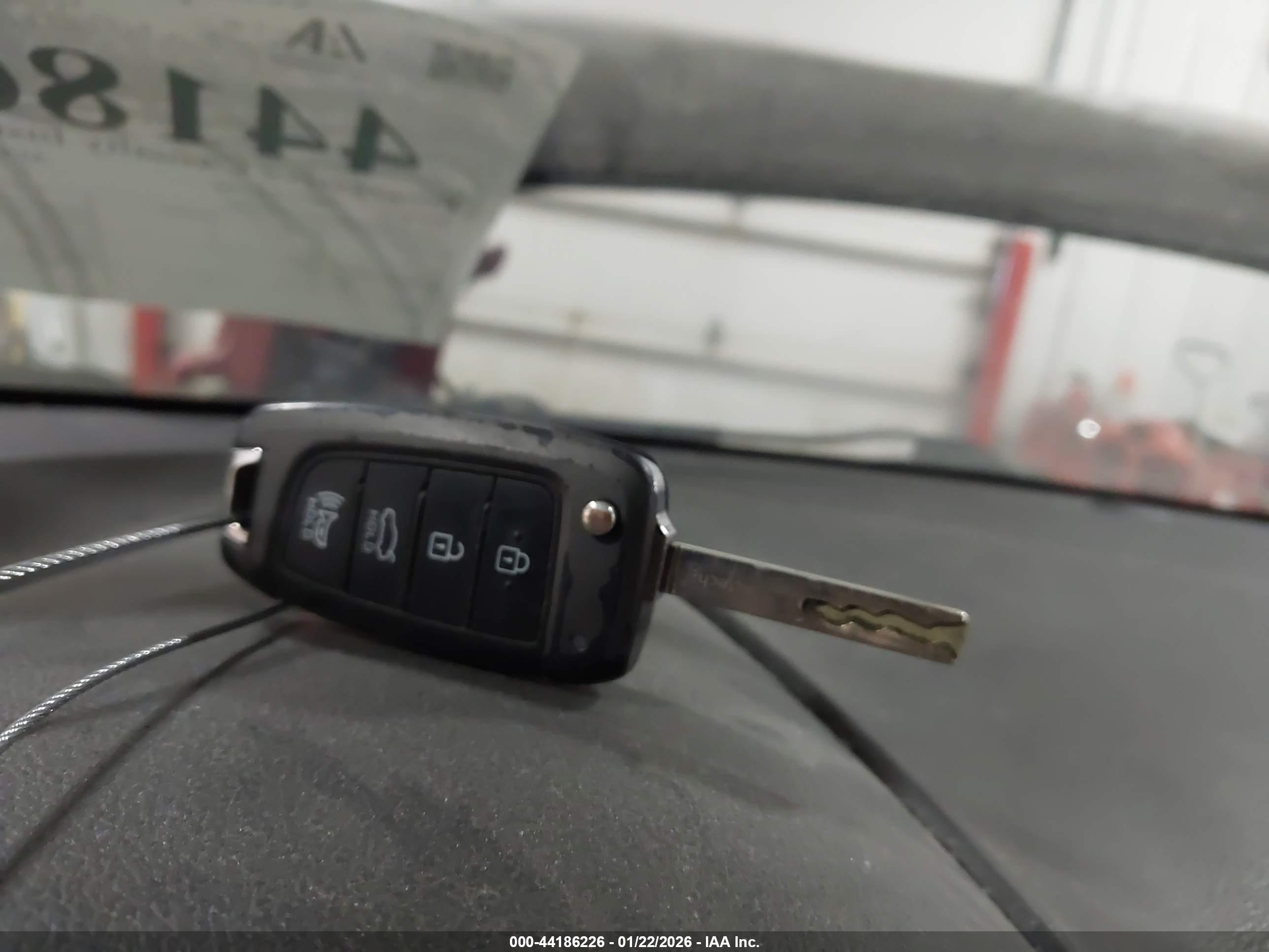 HYUNDAI ACCENT image 11
