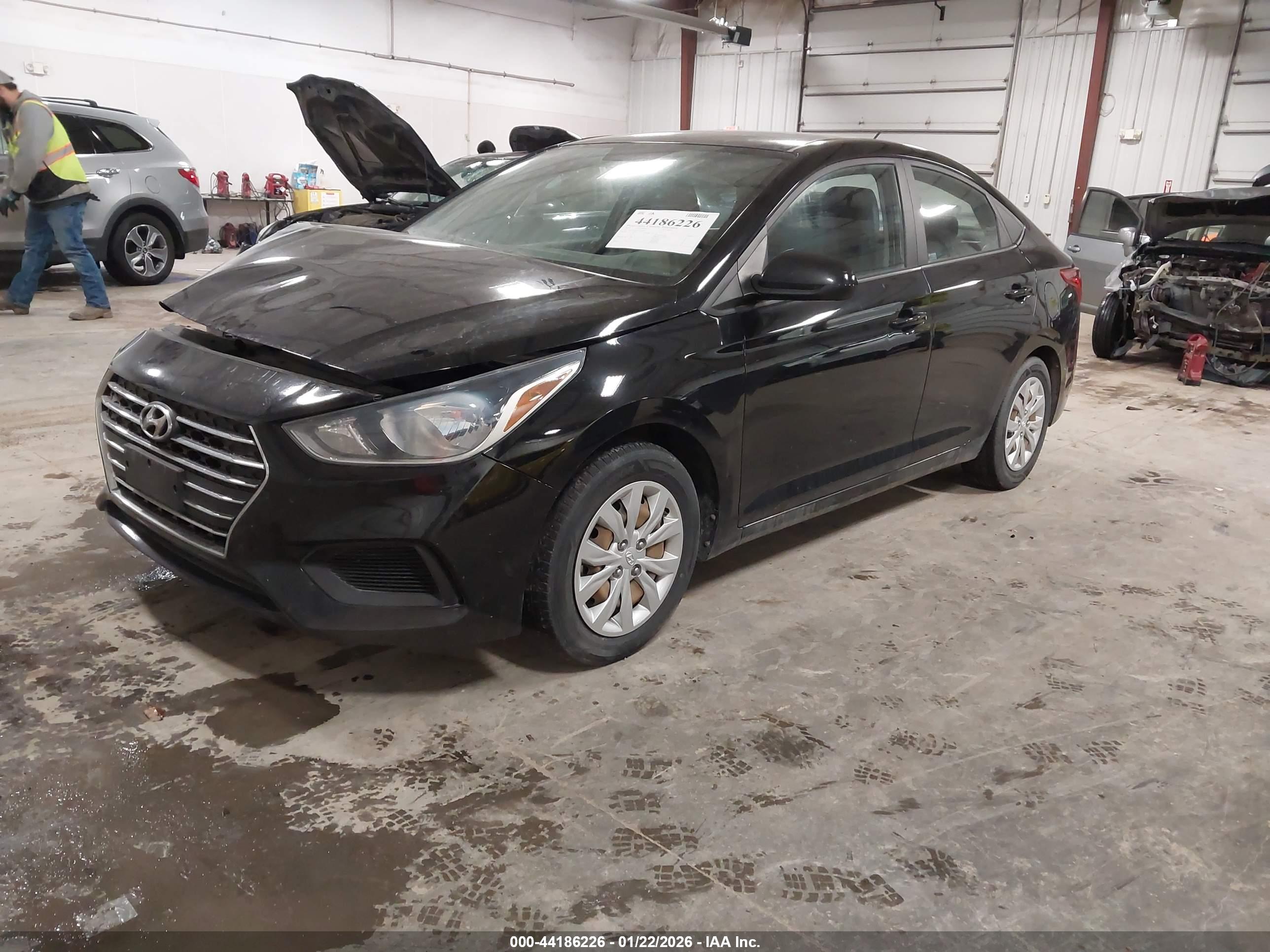HYUNDAI ACCENT image 2