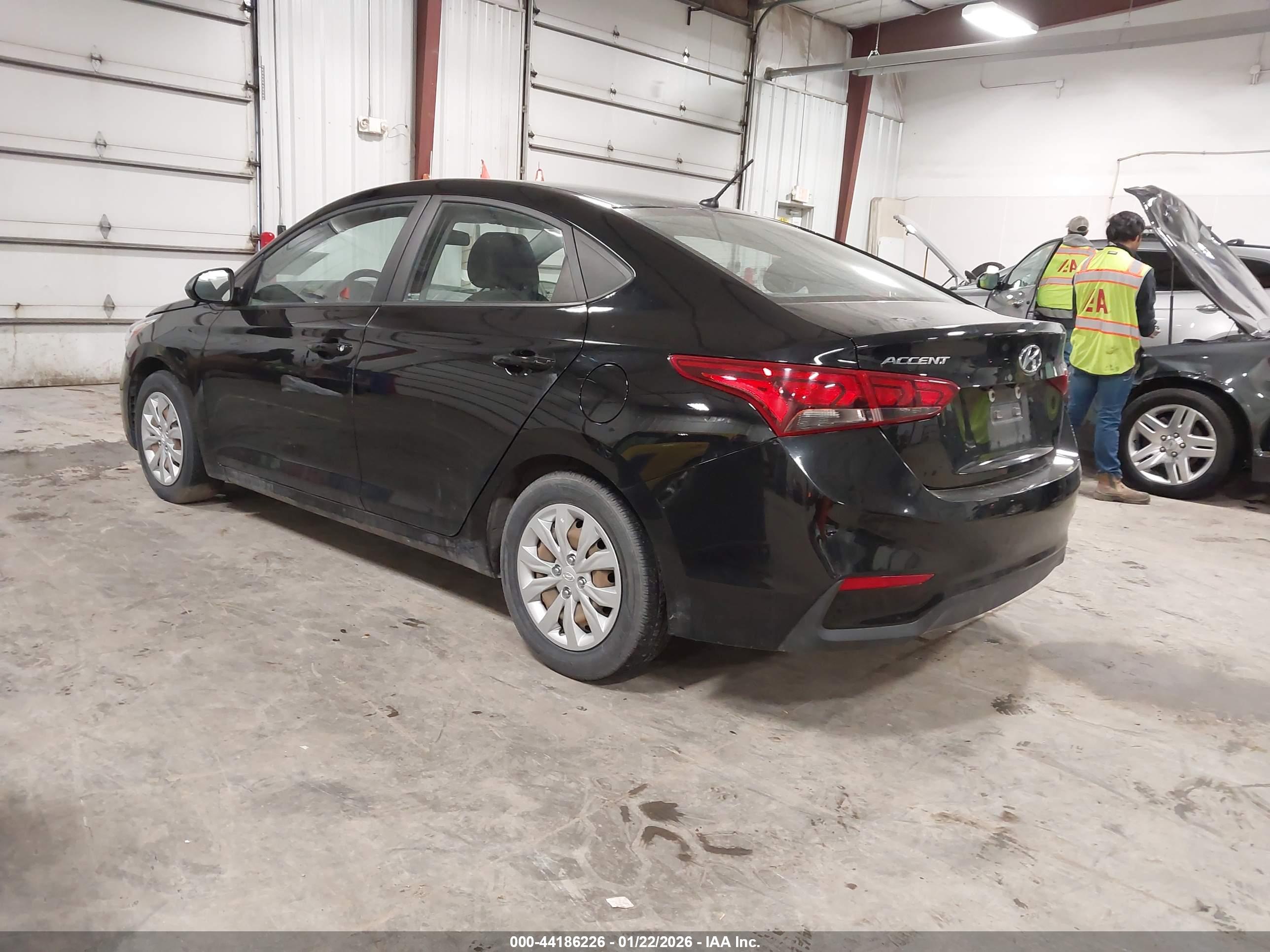 HYUNDAI ACCENT image 3